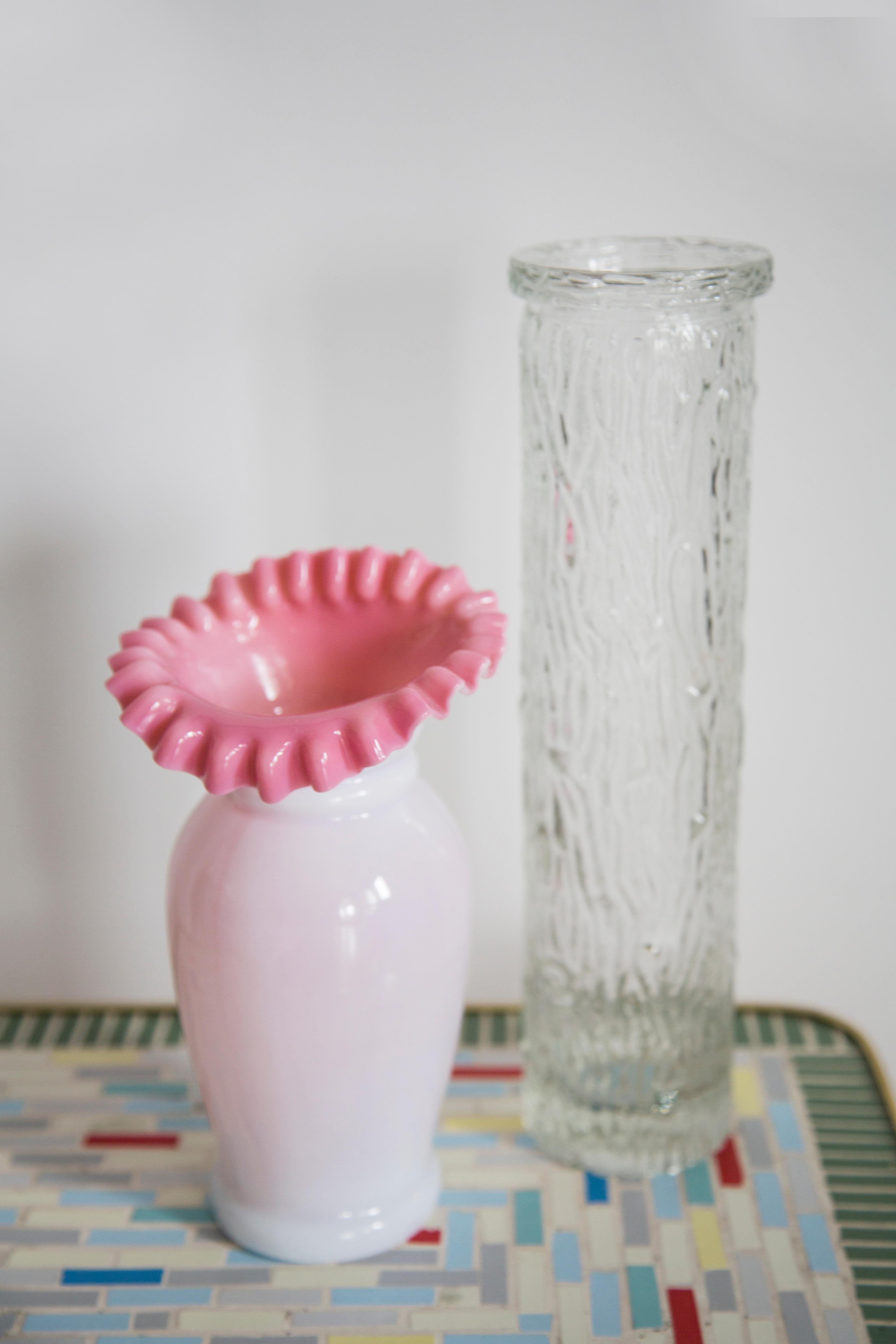 Mid-Century Modern Vase rose artistique du milieu du siècle dernier, Tarnowiec, Sulczan, Europe, 1970 en vente