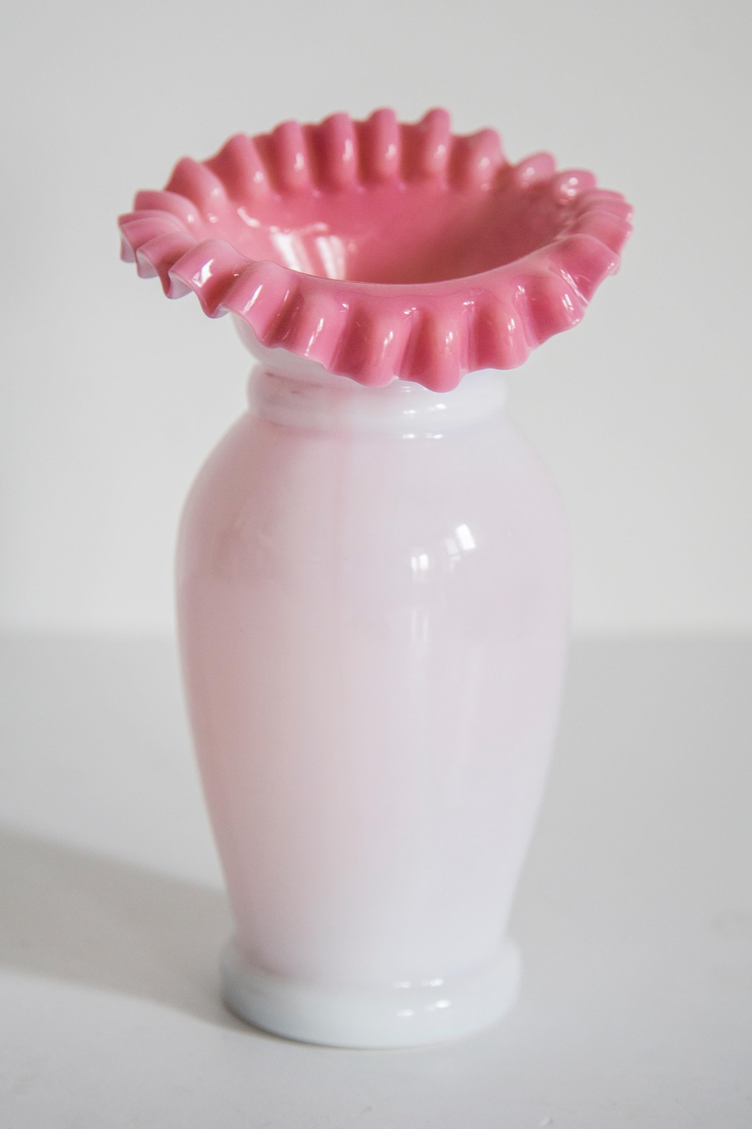 Polonais Vase rose artistique du milieu du siècle dernier, Tarnowiec, Sulczan, Europe, 1970 en vente