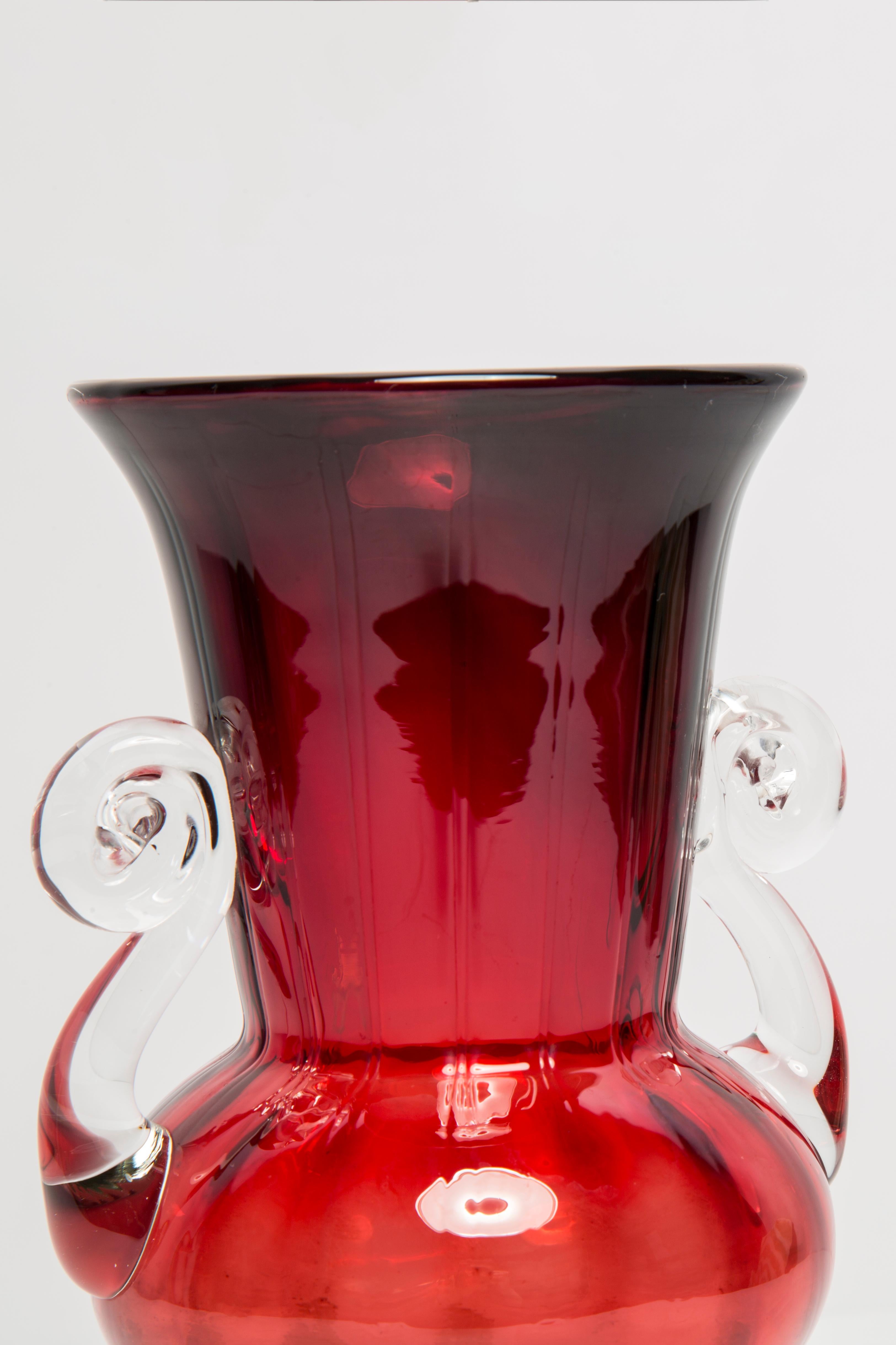 Hand-Carved Mid Century Vintage Artistic Glass Red Vase, Tarnowiec, Sulczan, Europe, 1970s For Sale