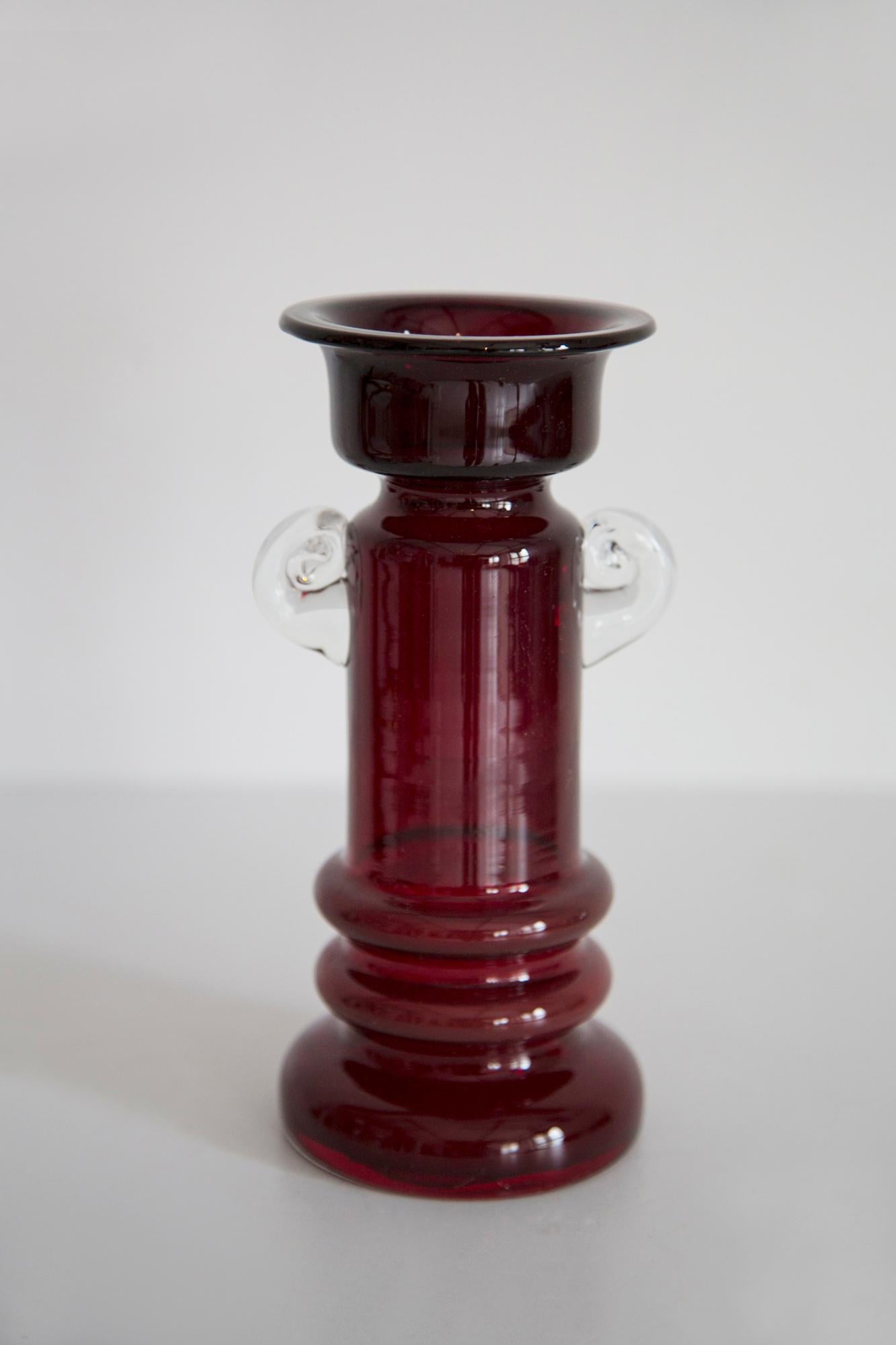 Vaso rosso in vetro artistico di metà secolo, Tarnowiec, Sulczan, Europa, anni '70 In condizioni buone in vendita a 05-080 Hornowek, PL