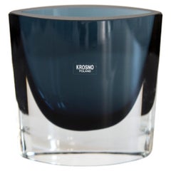Petit vase bleu vintage en verre artistique du milieu du siècle dernier, Europe, 1970