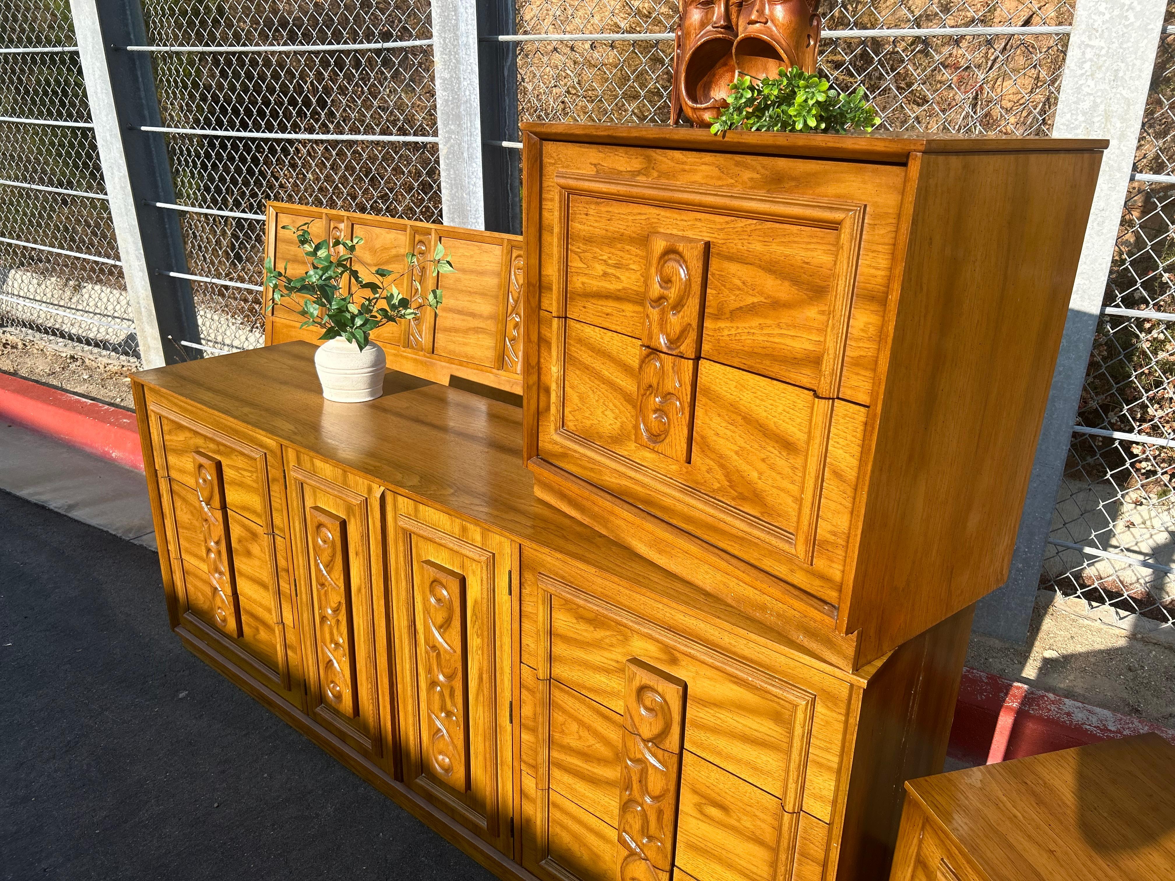 Mid Century Vintage BASSETT Bedroom Furniture Set - 5 Pieces 12