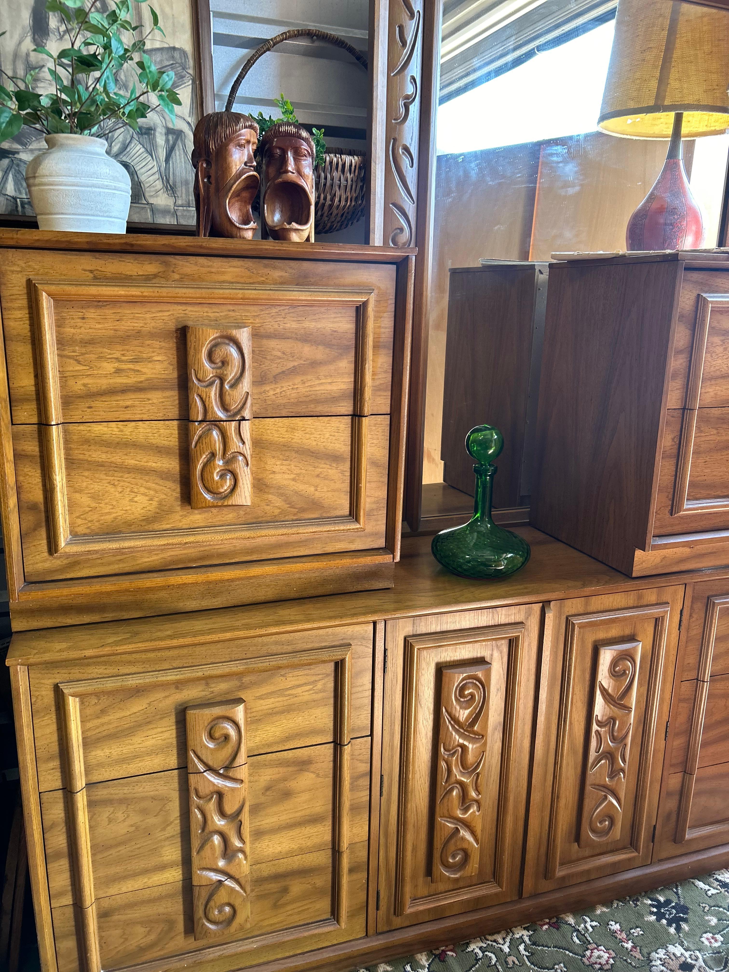 American Mid Century Vintage BASSETT Bedroom Furniture Set - 5 Pieces