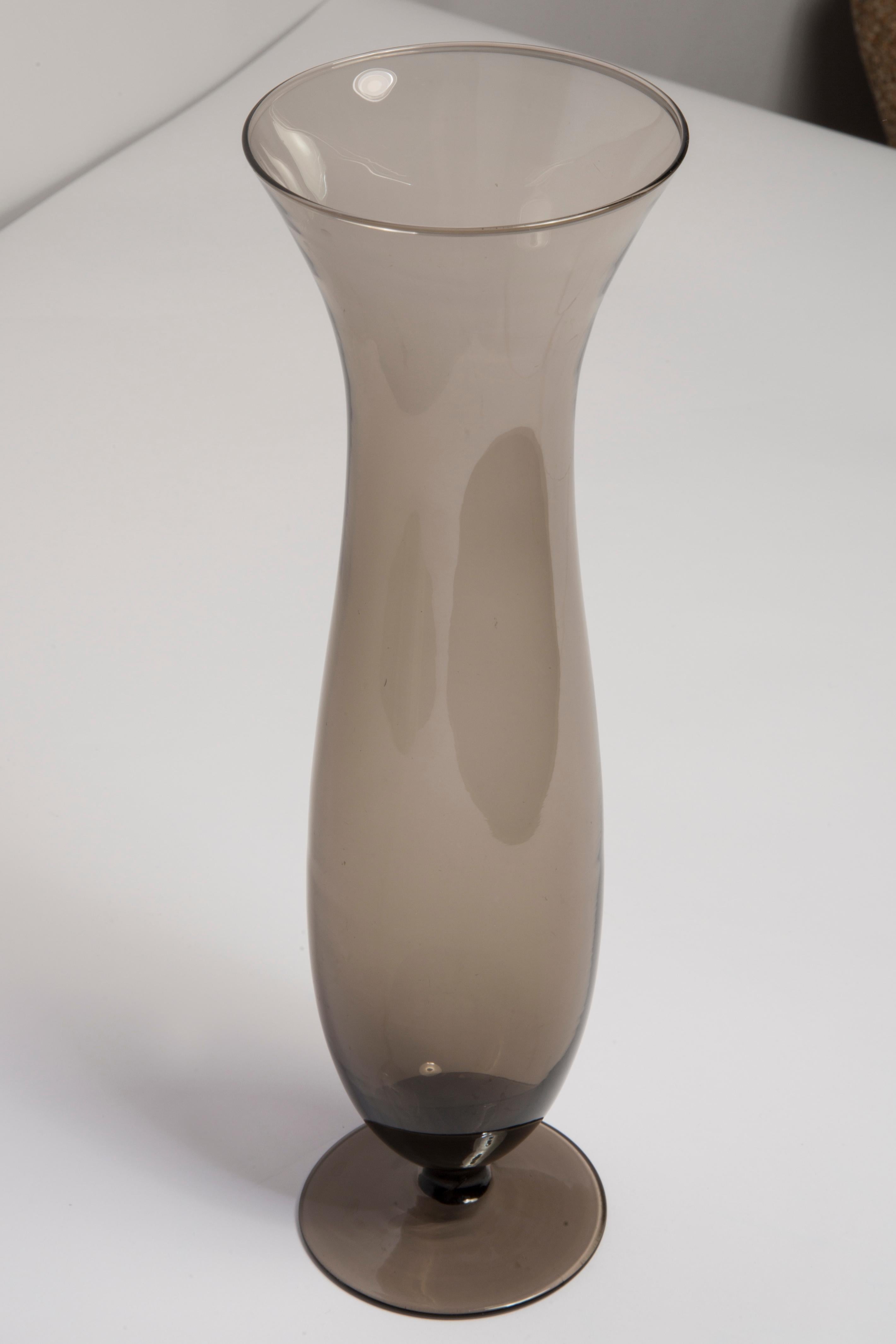 Mid Century Vintage Beige Slim Vase, Europe, 1960s For Sale 1