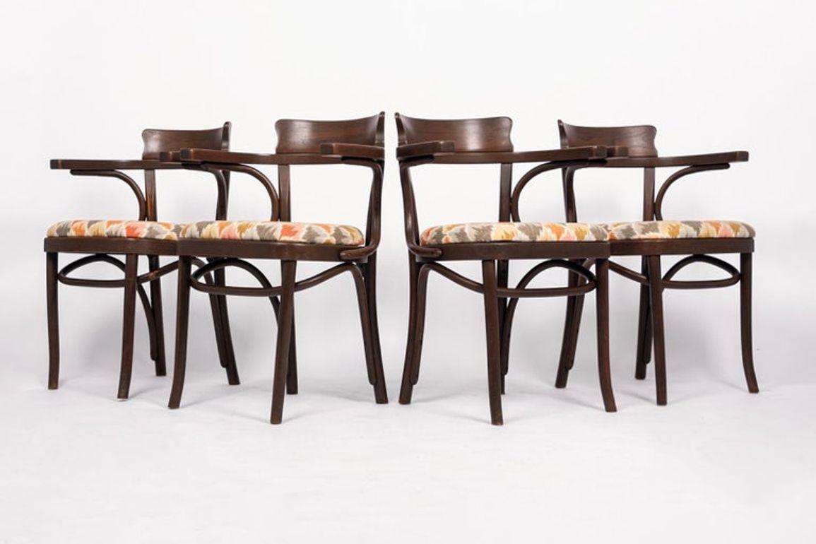 Mid Century Vintage Bentwood Cafe Dining Chairs in the Manner of J&J Kohn (Moderne der Mitte des Jahrhunderts) im Angebot