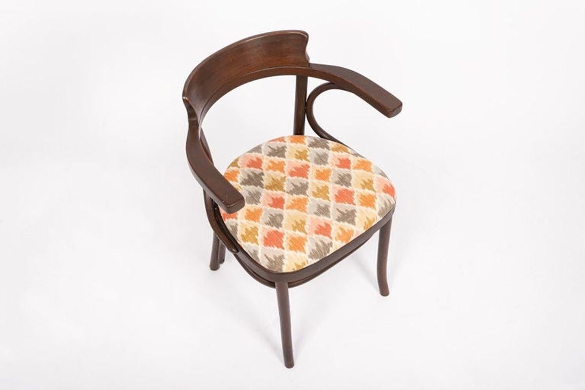 Mid Century Vintage Bentwood Cafe Dining Chairs in the Style of J&J Kohn For Sale 3
