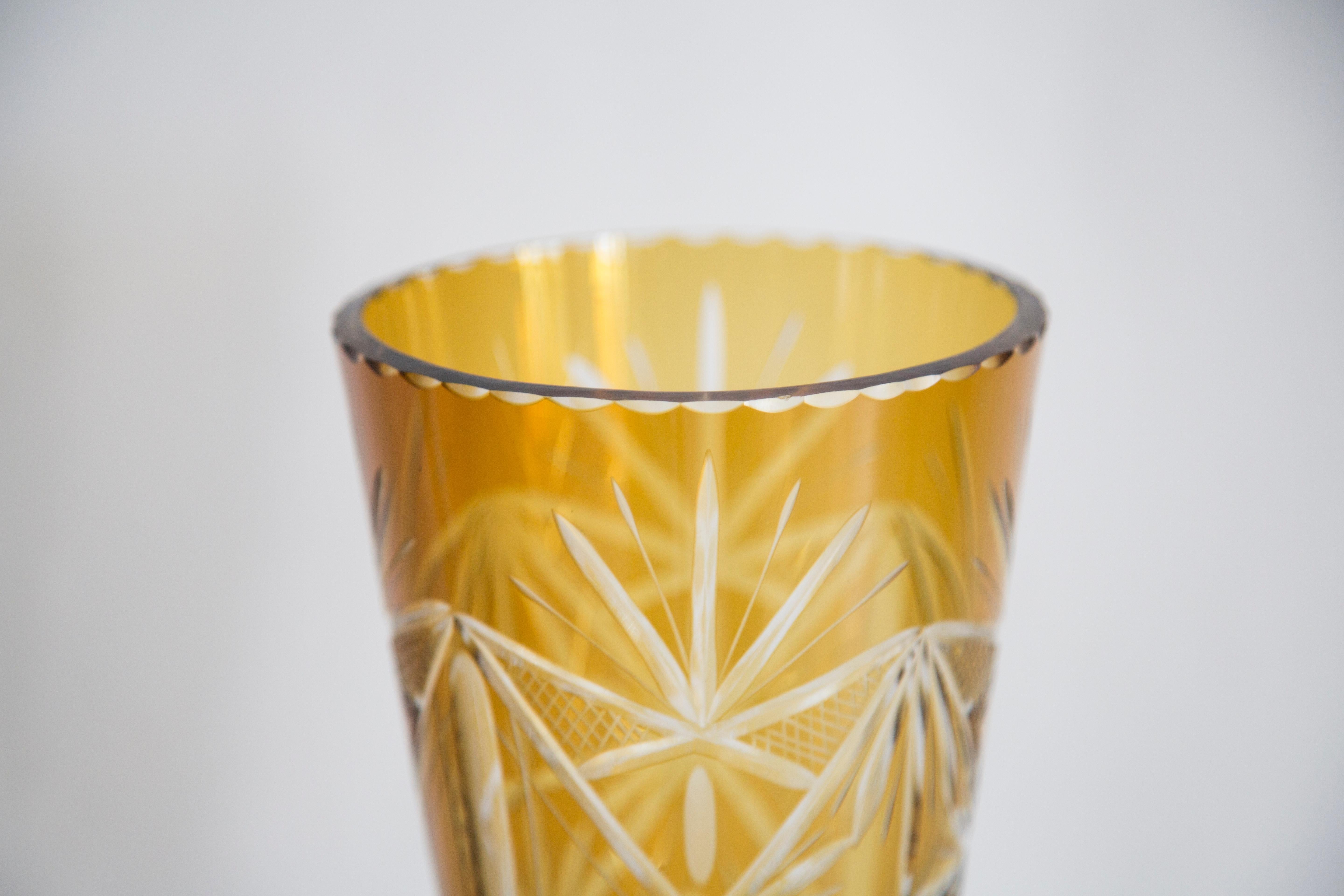 Mid Century Vintage Big Yellow Crystal Vase, 20th Century, Europe, 1960s For Sale 4