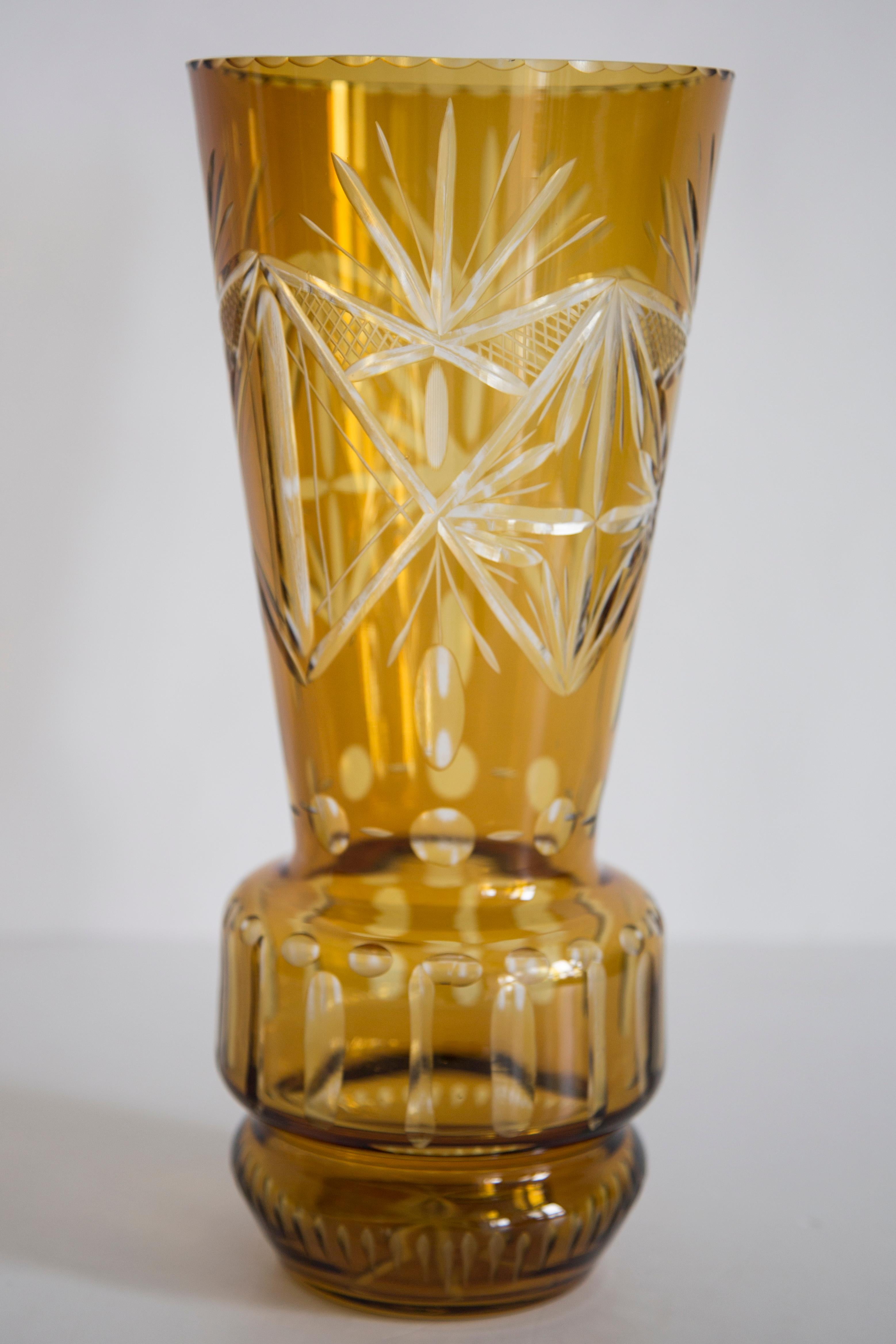 Mid Century Vintage Big Yellow Crystal Vase, 20th Century, Europe, 1960s In Good Condition For Sale In 05-080 Hornowek, PL