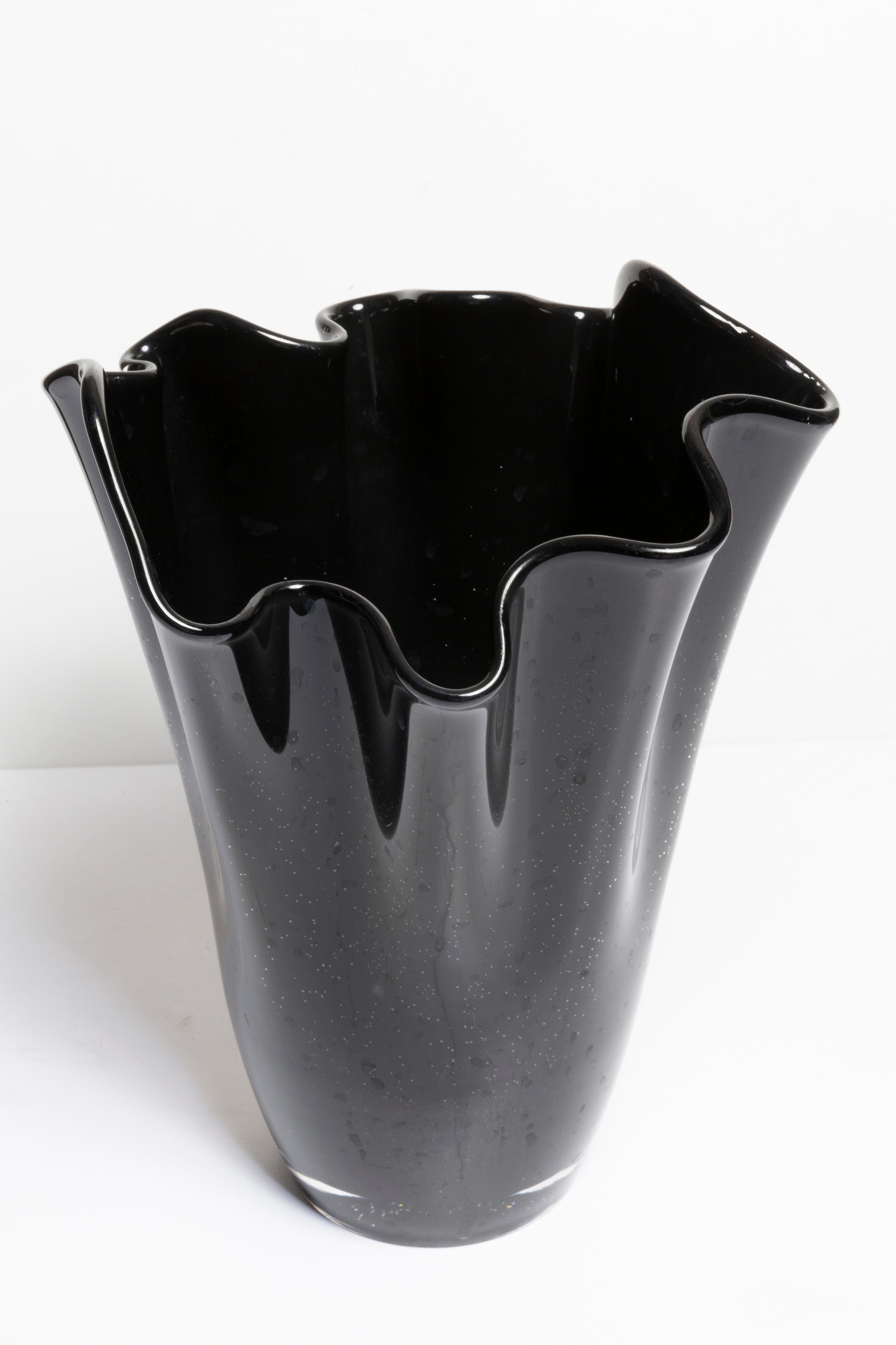 Mid Century Vintage Black Makora Glass Vase, Europe, 1970s In Excellent Condition For Sale In 05-080 Hornowek, PL