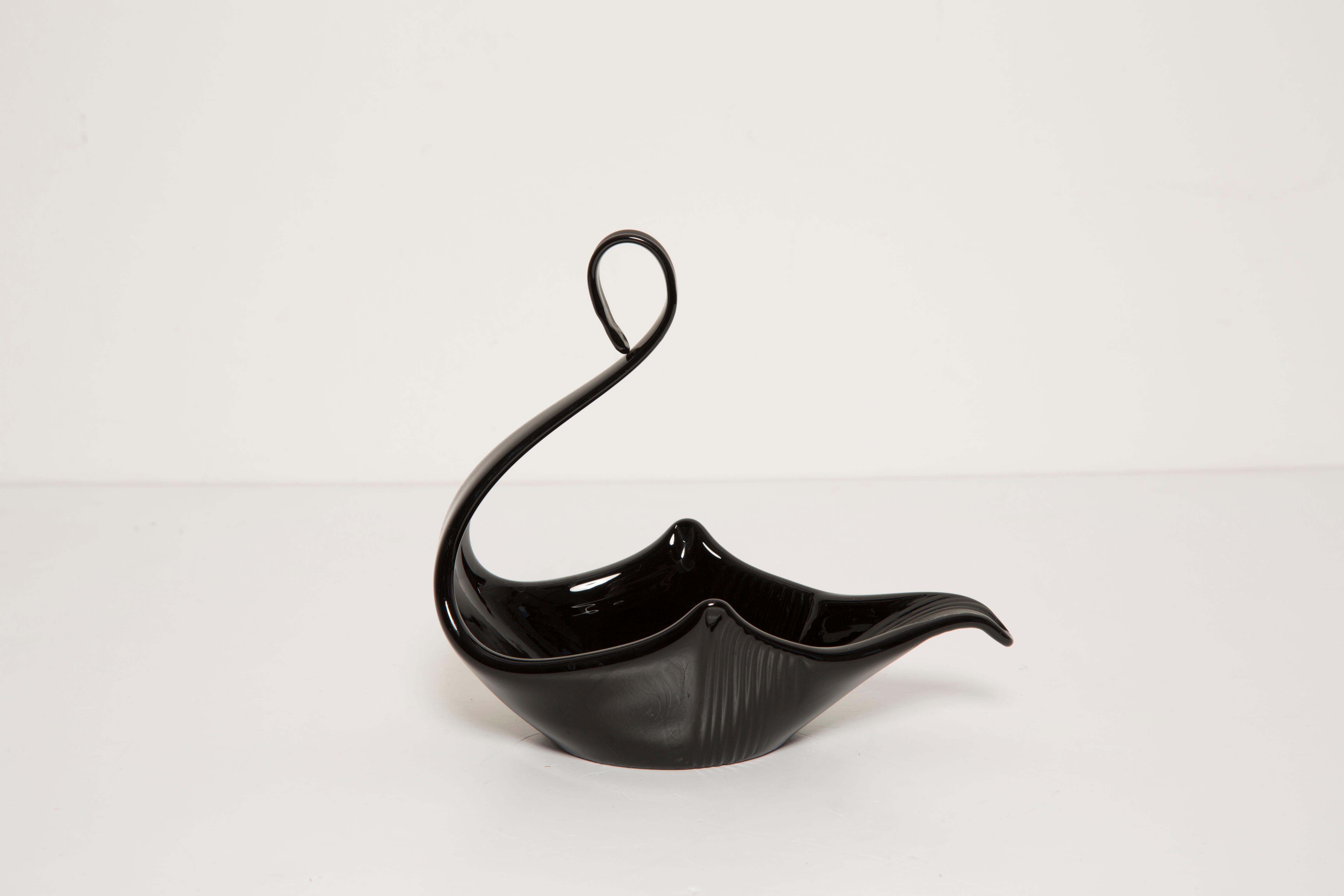 Piatto decorativo in vetro con ciotola a forma di cigno nero di metà secolo, Italia, anni '60 In condizioni ottime in vendita a 05-080 Hornowek, PL
