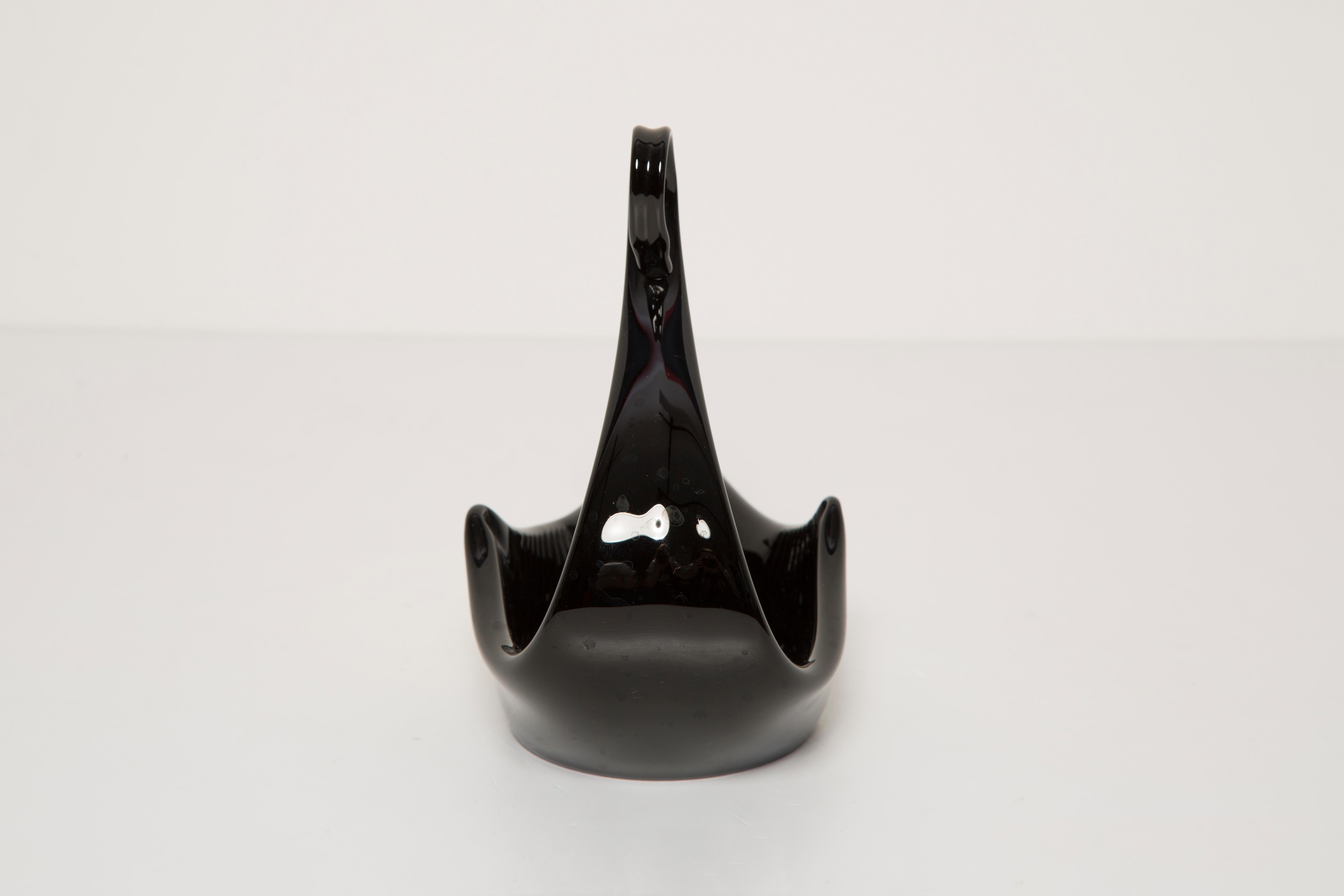 Ceramica Piatto decorativo in vetro con ciotola a forma di cigno nero di metà secolo, Italia, anni '60 in vendita