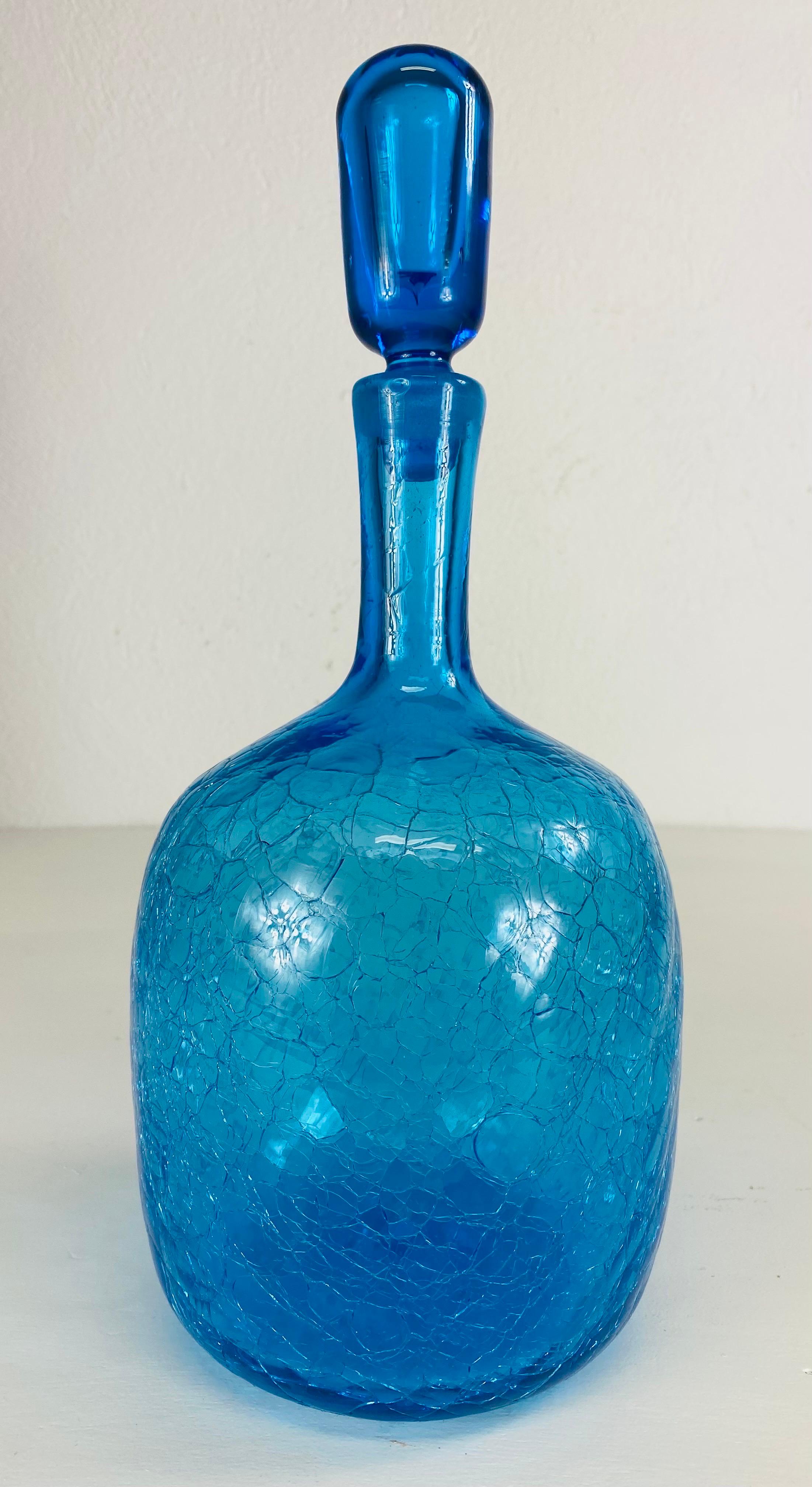 Blenko blaues Glasgefäß mit Stopfen aus der Mitte des Jahrhunderts. (amerikanisch) im Angebot