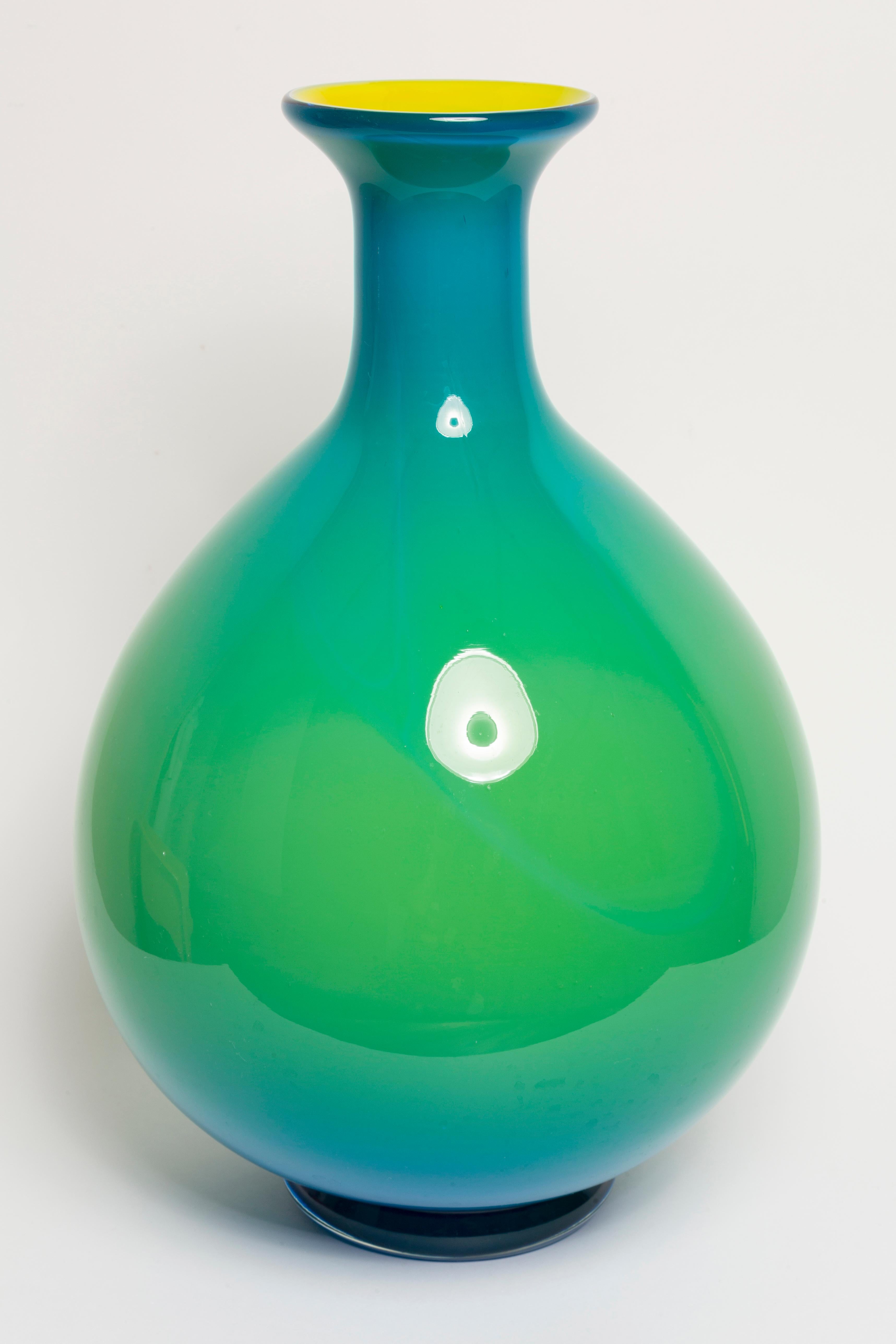 Blaue und grüne große Vintage-Vase aus der Mitte des Jahrhunderts, 20. Jahrhunderts, Europa, 1960er Jahre im Zustand „Gut“ im Angebot in 05-080 Hornowek, PL