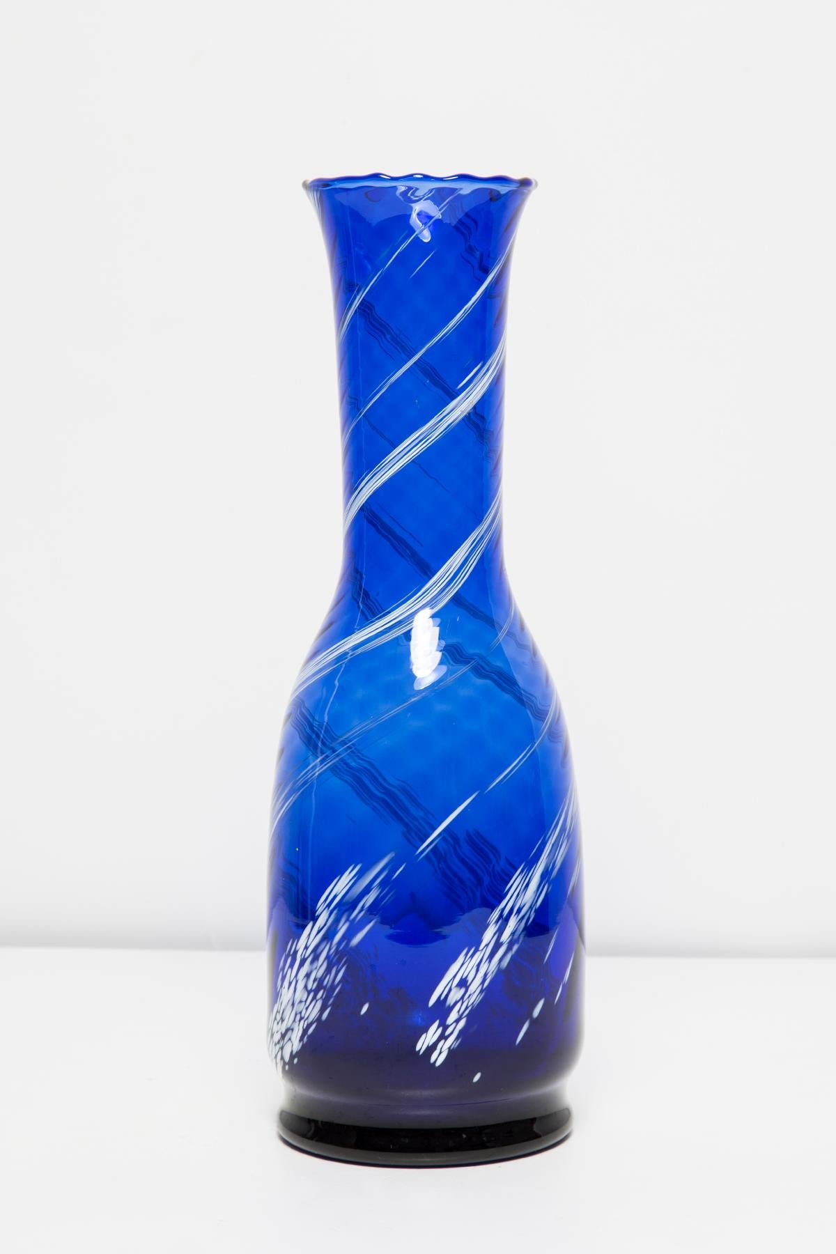 Mid Century Vintage Blue and White Artistic Glass Vase Bottle, Europe, 1970s In Good Condition For Sale In 05-080 Hornowek, PL