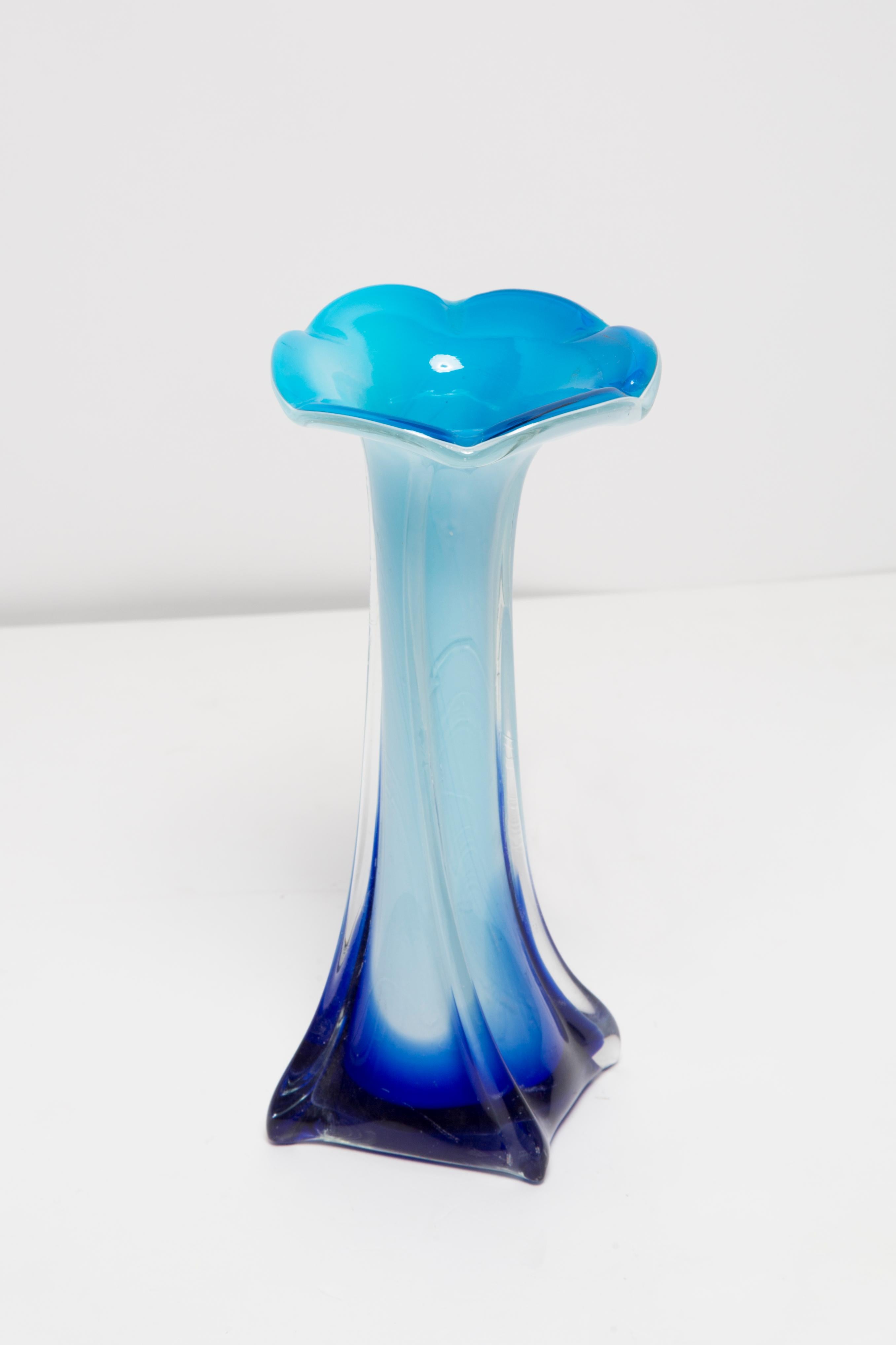 Mid Century Vintage Blue Decorative Murano Glass Calla Vase, Europe, 1960s In Excellent Condition For Sale In 05-080 Hornowek, PL