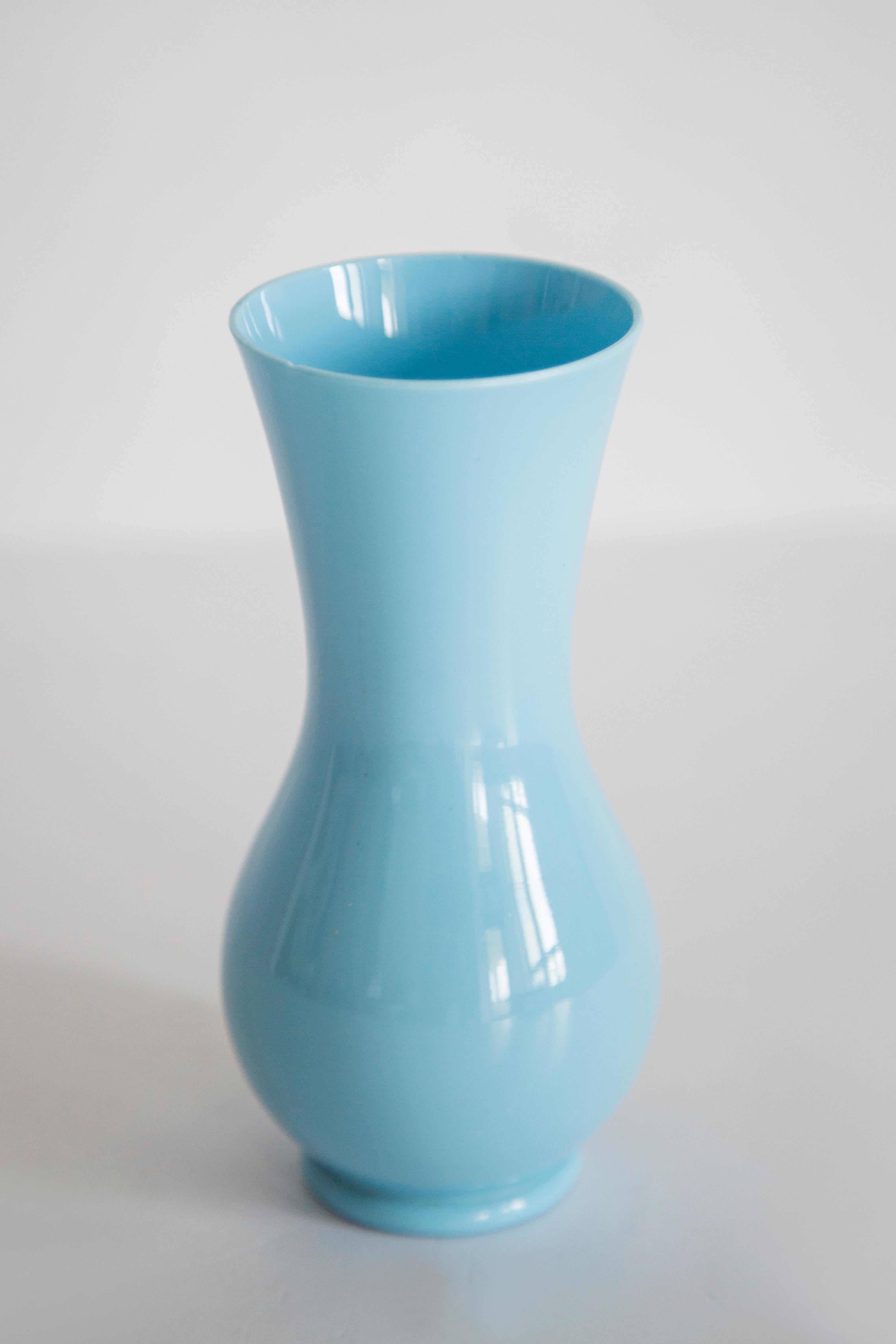 Mid-Century moderno Vaso in vetro porcellanato blu vintage di metà secolo, Europa, anni '60 in vendita
