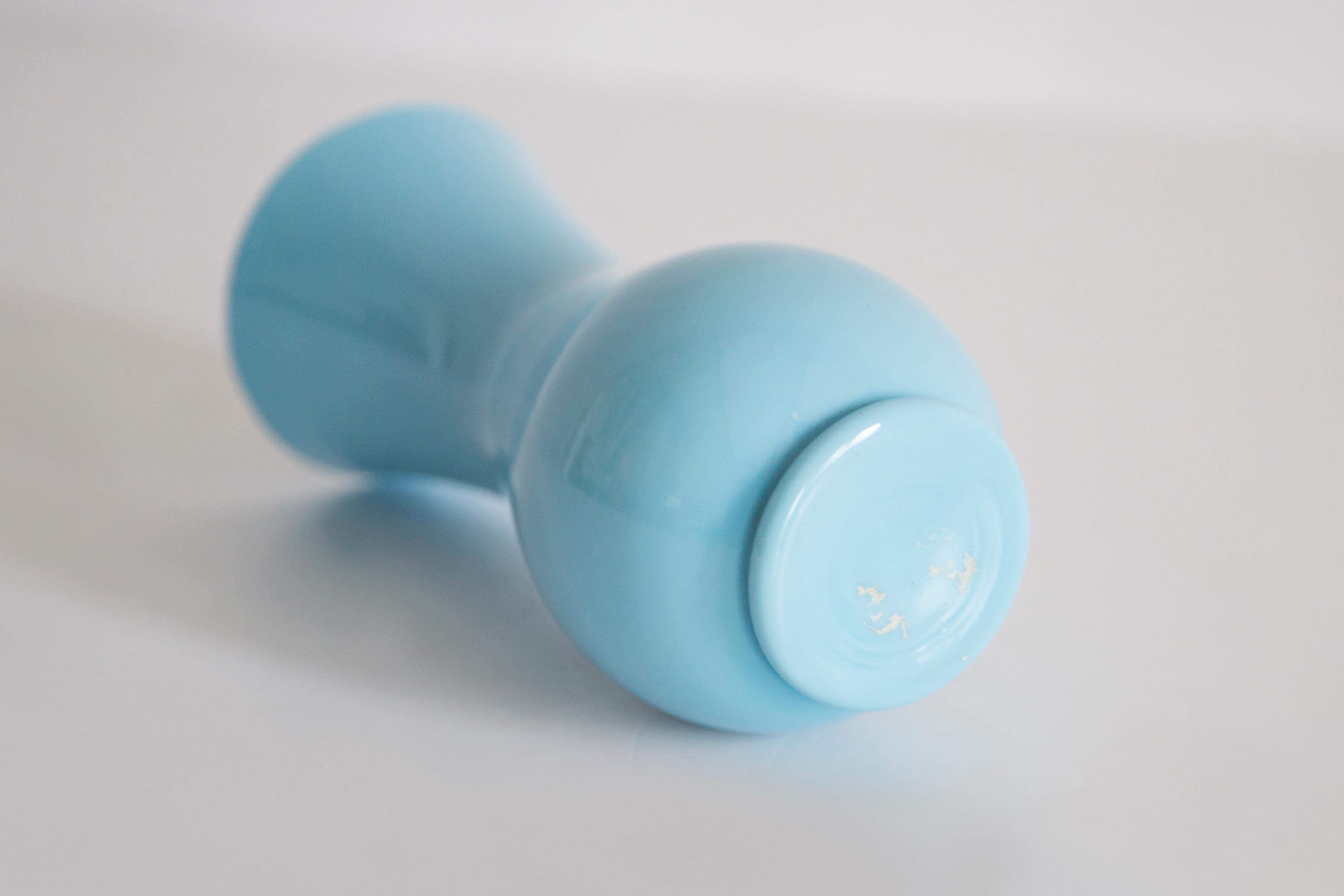 Polacco Vaso in vetro porcellanato blu vintage di metà secolo, Europa, anni '60 in vendita