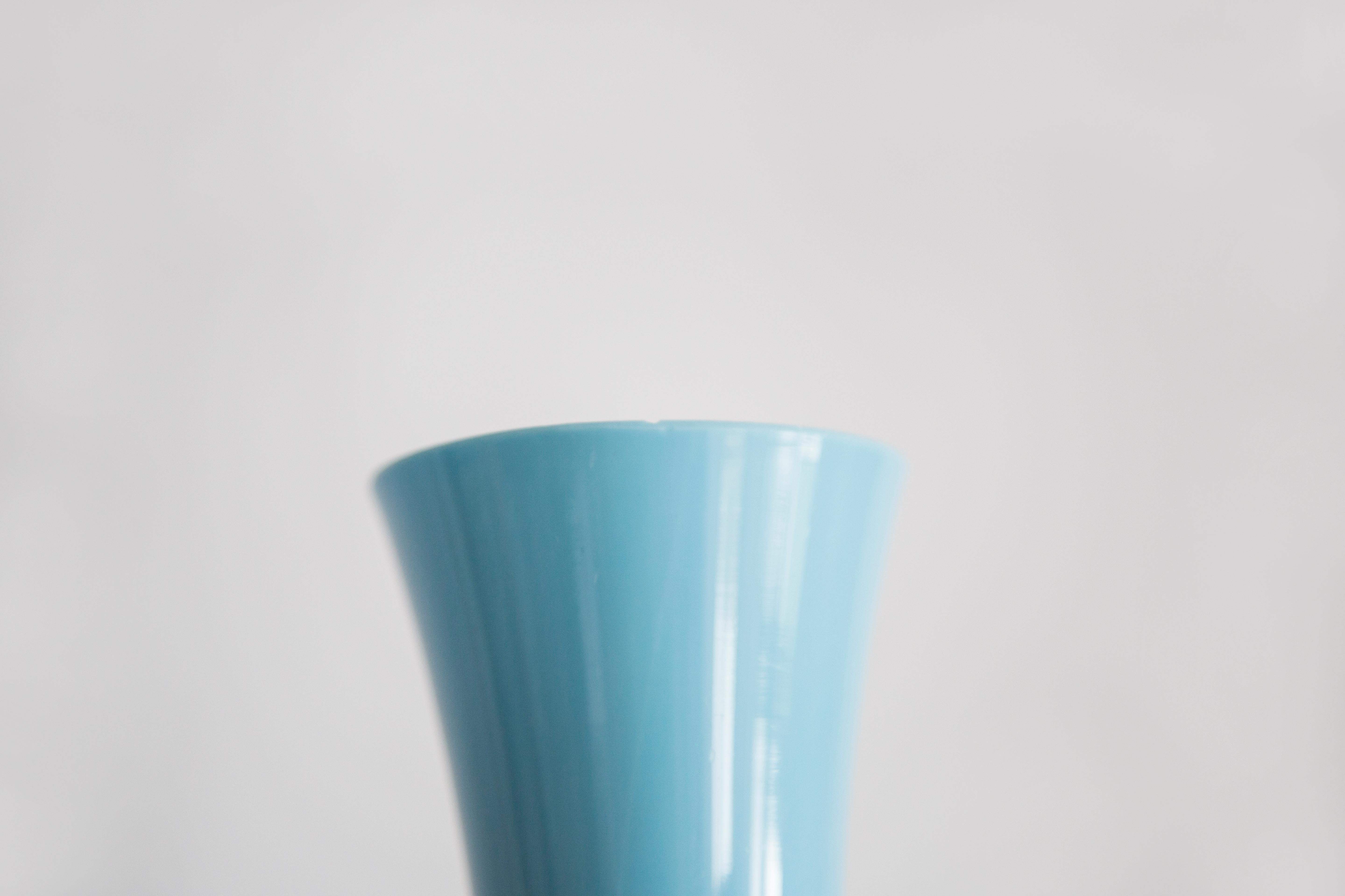 XX secolo Vaso in vetro porcellanato blu vintage di metà secolo, Europa, anni '60 in vendita