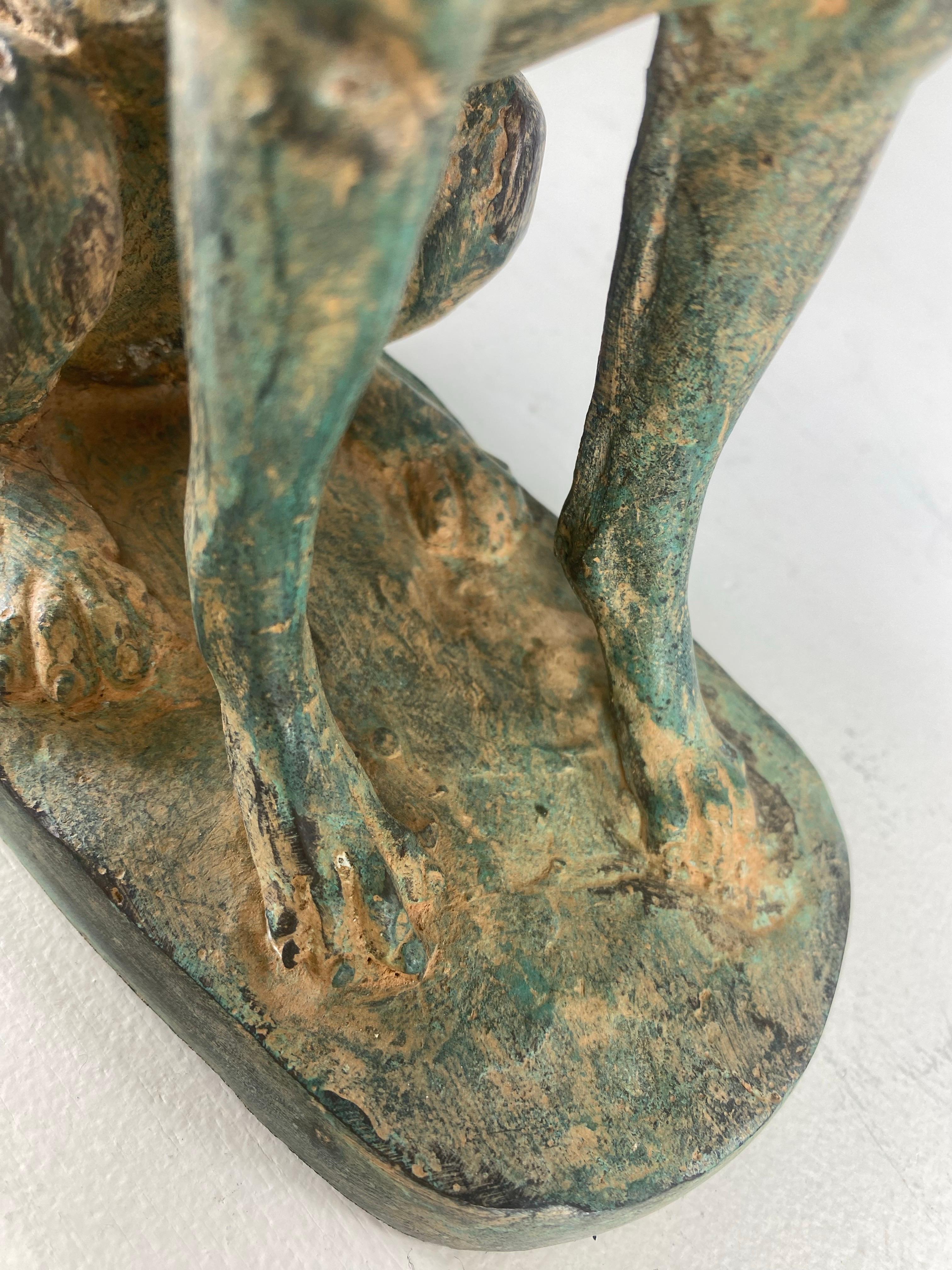 Scultura in bronzo di metà secolo di un cane da caccia In condizioni buone in vendita a Allentown, PA