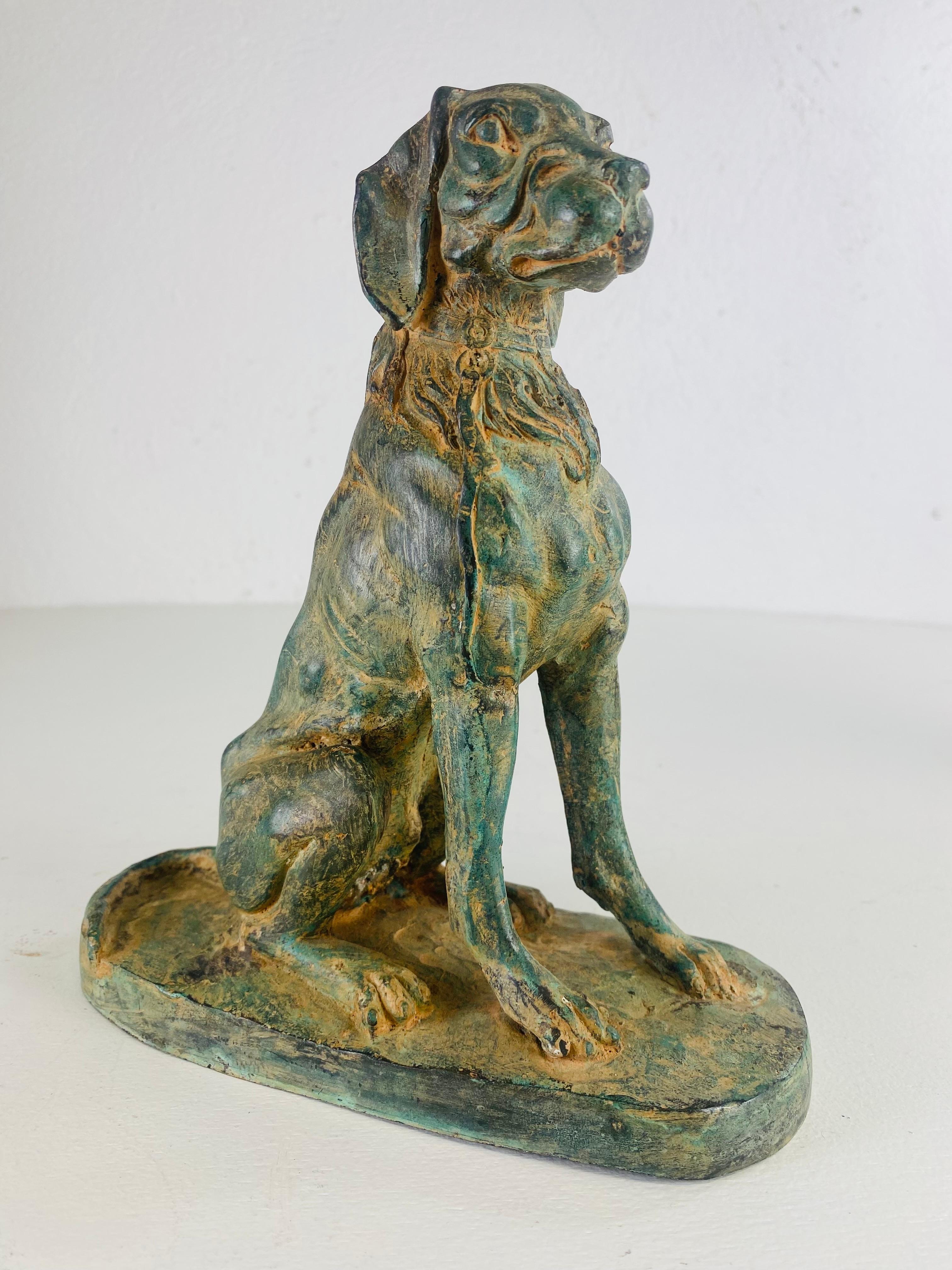 Fine XX secolo Scultura in bronzo di metà secolo di un cane da caccia in vendita