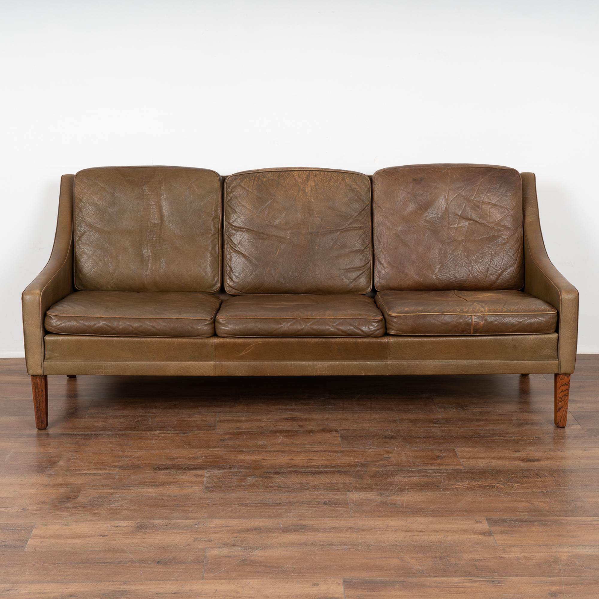 vintage wood frame couch with removable cushions