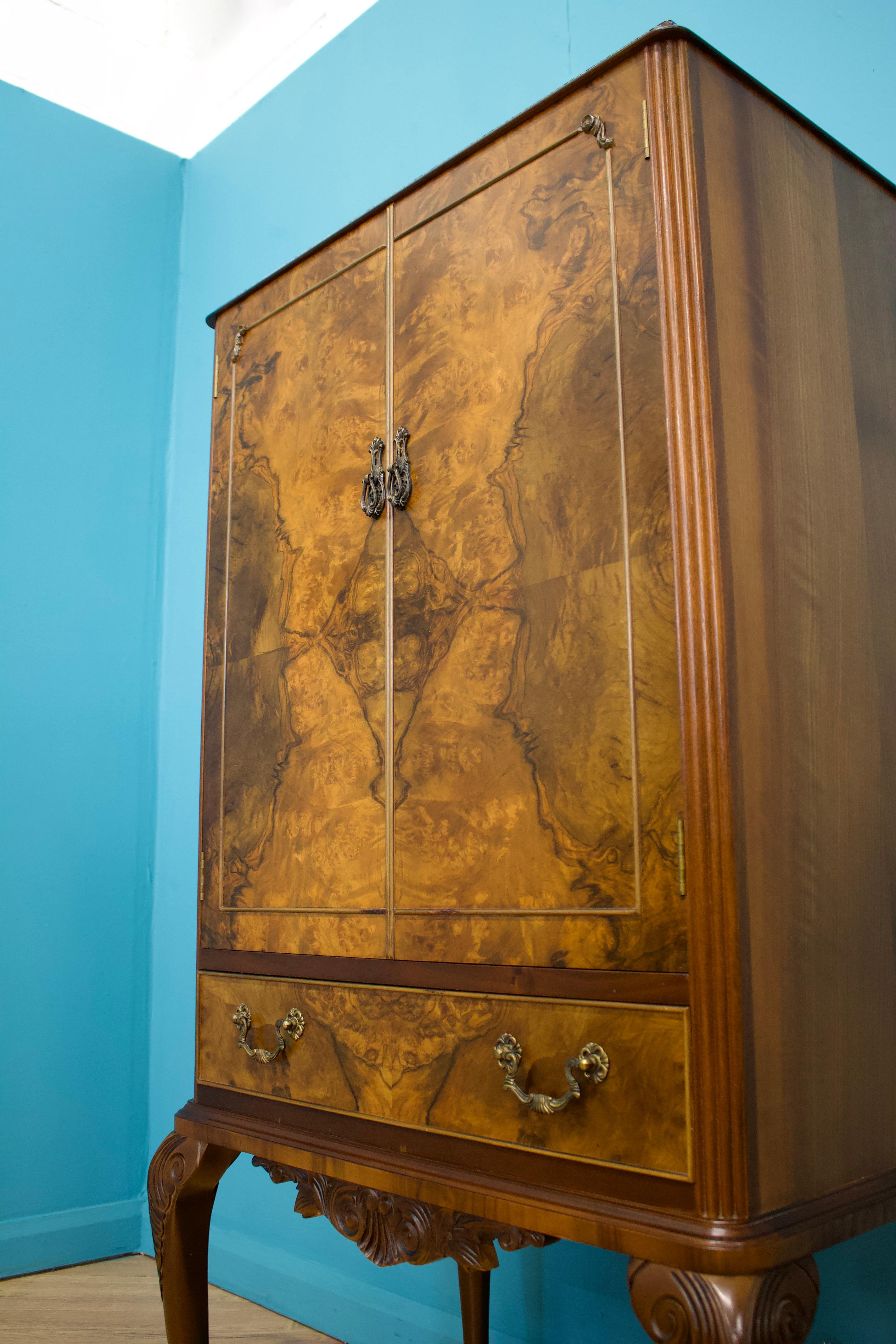 Mid Century Vintage Burr Walnut Queen Anne Style Drinks Cabinet, 1970s In Good Condition In South Shields, GB