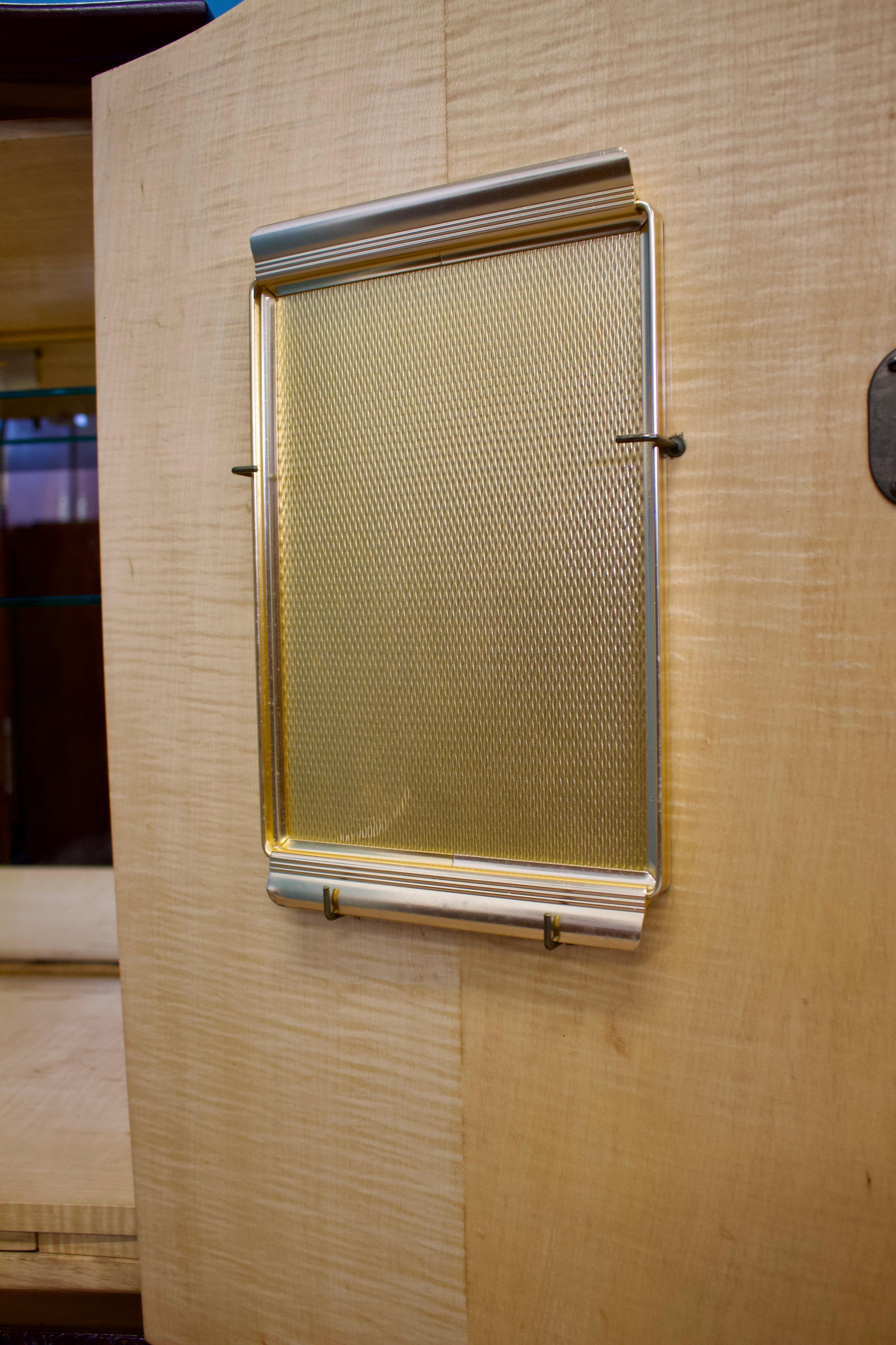 Mid Century Vintage Burr Walnut Queen Anne Style Drinks Cocktail Cabinet, 1950s For Sale 3