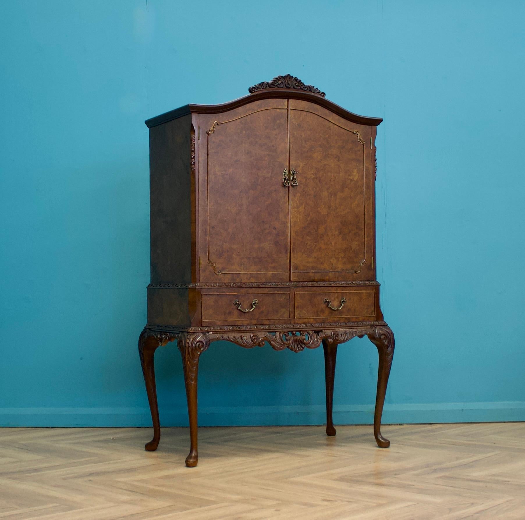 British Mid Century Vintage Burr Walnut Queen Anne Style Drinks Cocktail Cabinet, 1950s For Sale