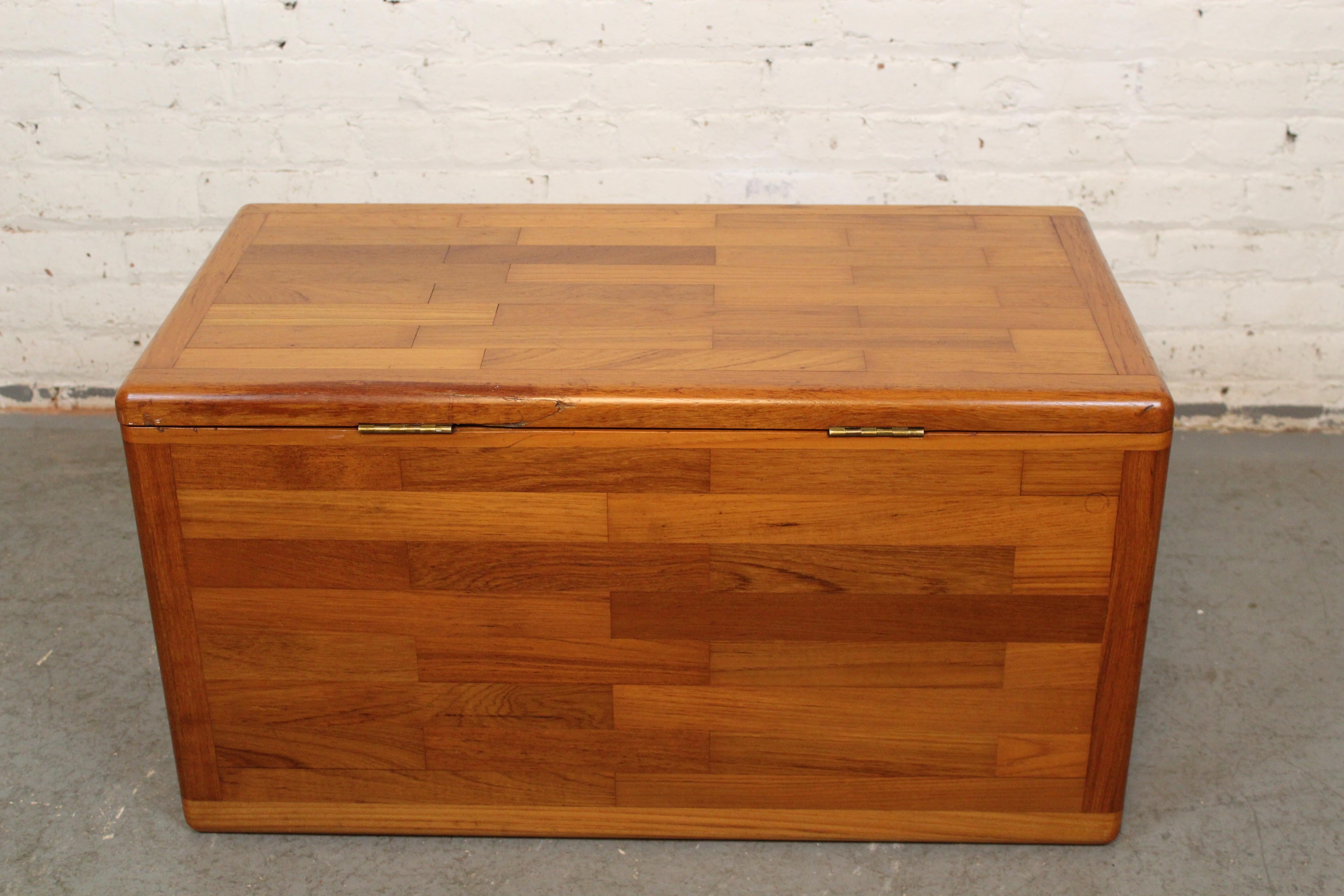 Mid-Century Vintage Butcher Block Hope Chest 6