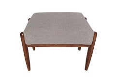 Sgabello vintage di metà secolo in bouclè di cammello, Edmund Homa, Europa, anni '60