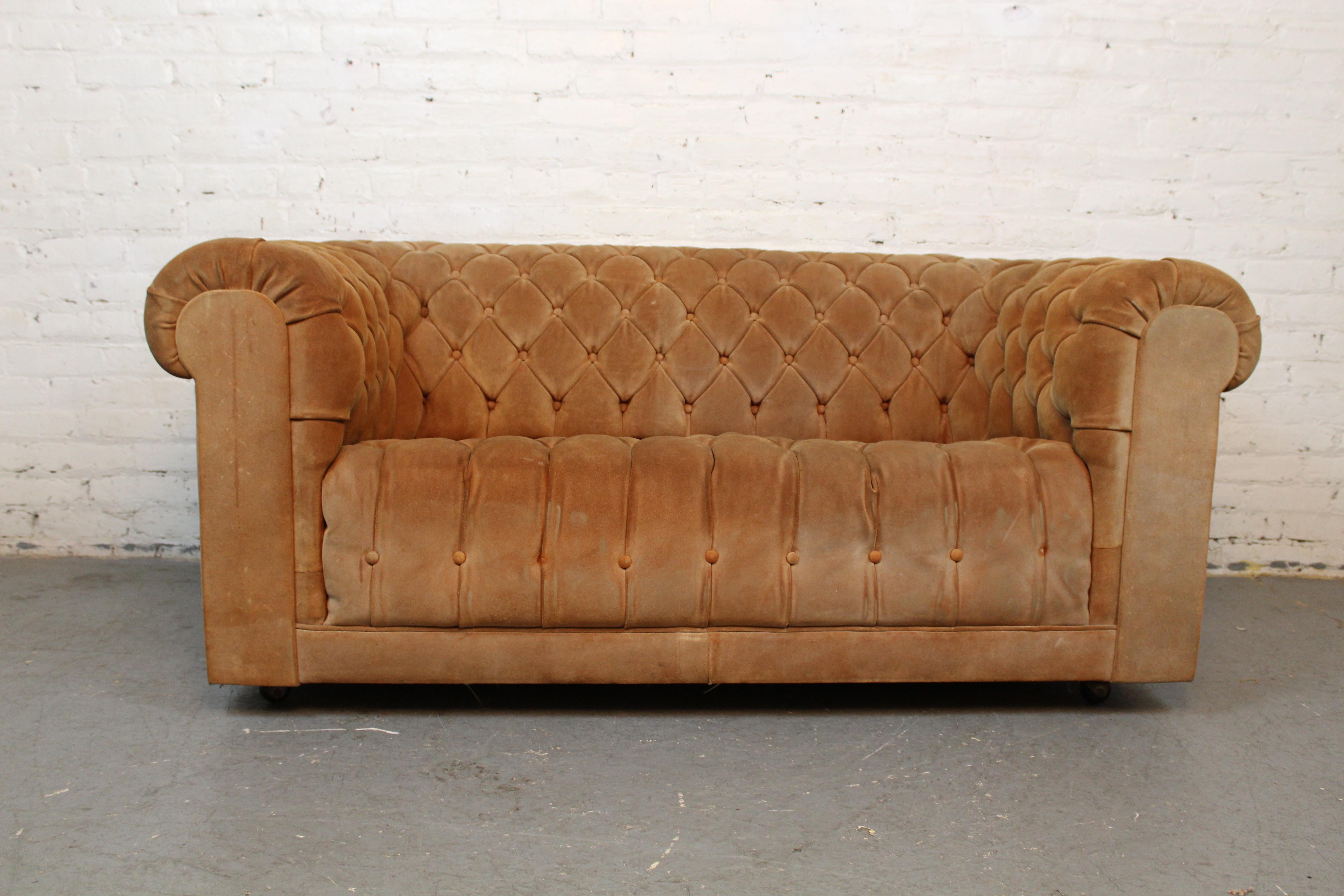 English Mid-Century Vintage Caramel Suede Chesterfield Sofa For Sale