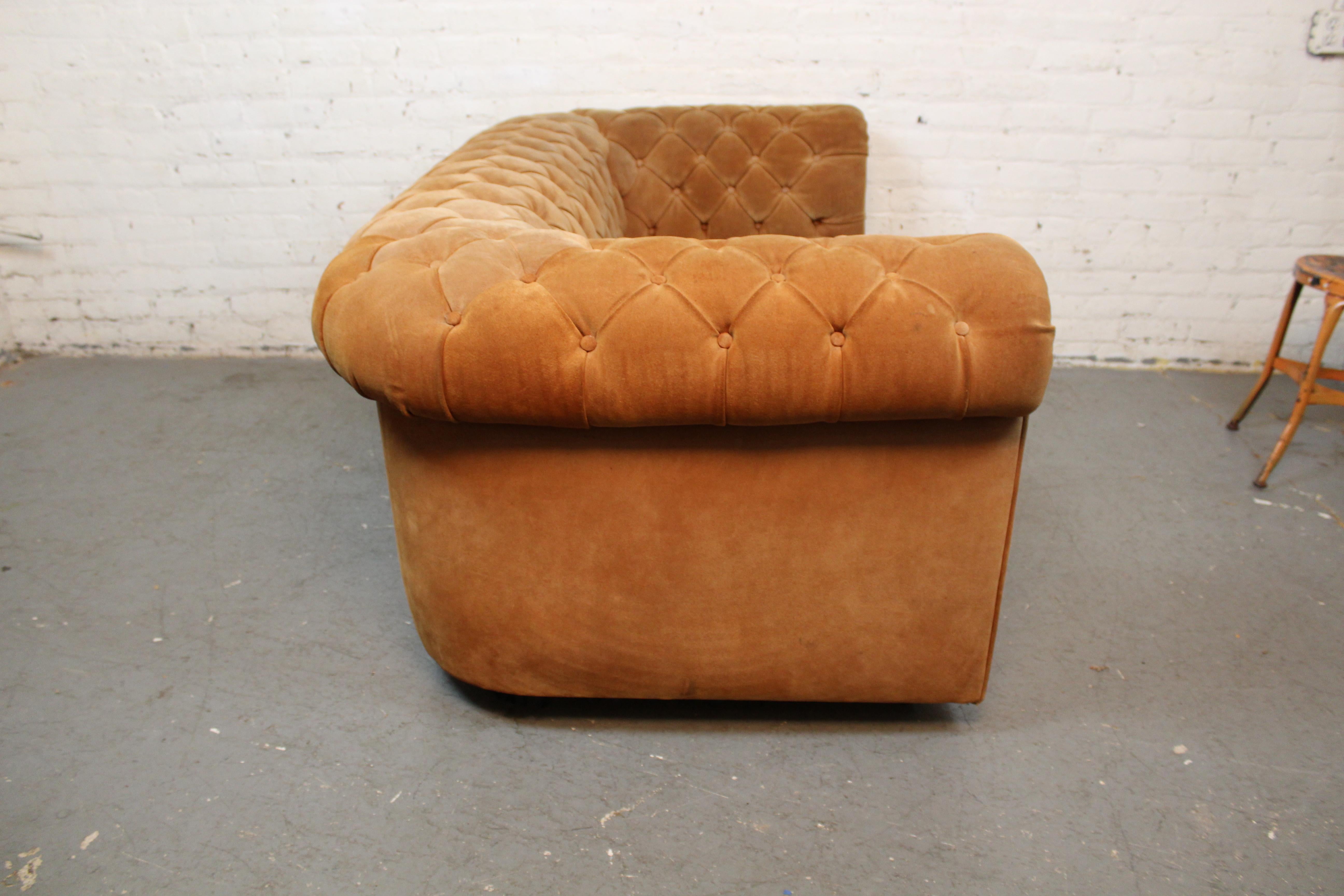Mid-Century Vintage Caramel Suede Chesterfield Sofa For Sale 3