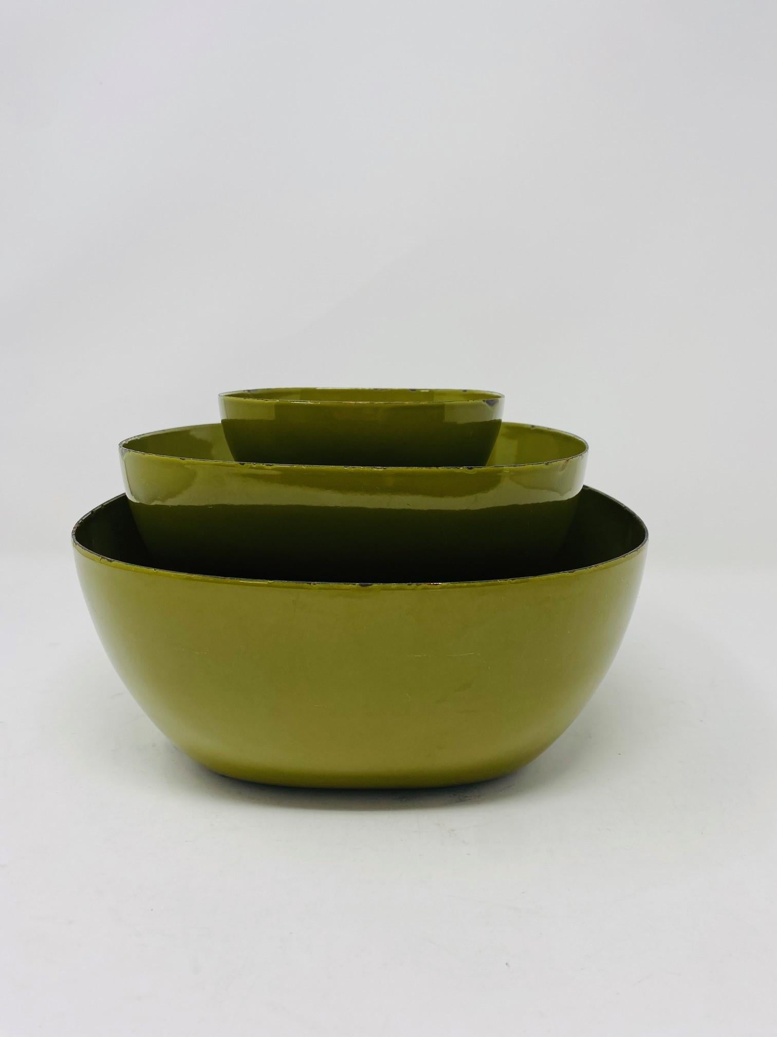 Mid-Century Modern Mid Century Vintage Cathrineholm Enamelware Nesting Bowls Set of 3 Holland For Sale