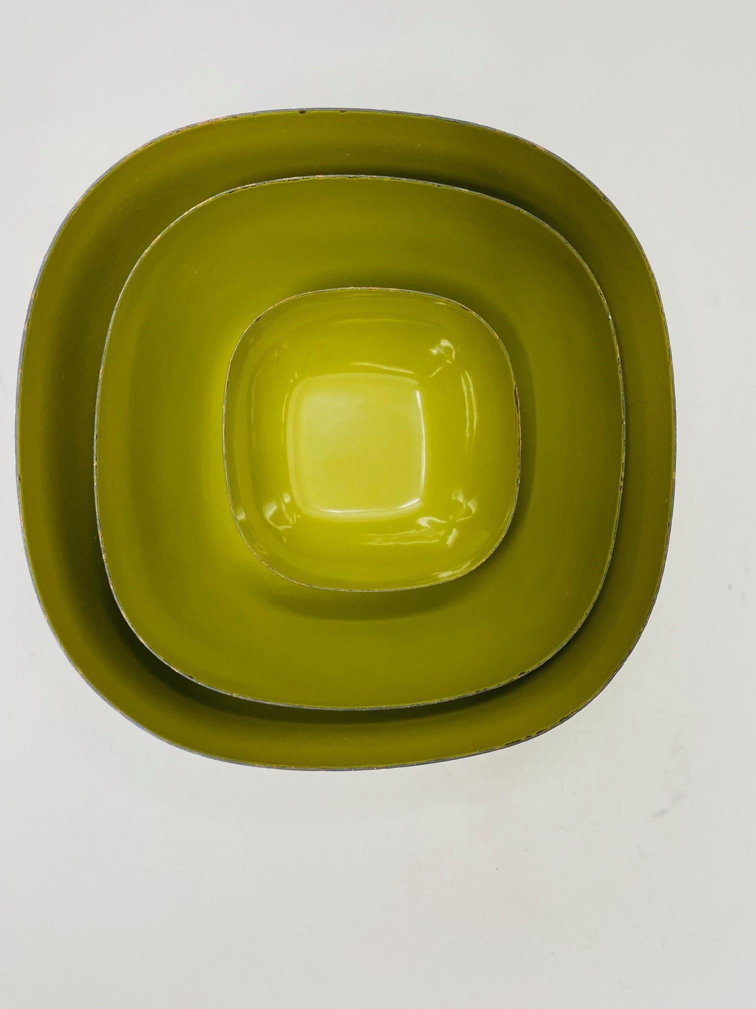 Dutch Mid Century Vintage Cathrineholm Enamelware Nesting Bowls Set of 3 Holland For Sale