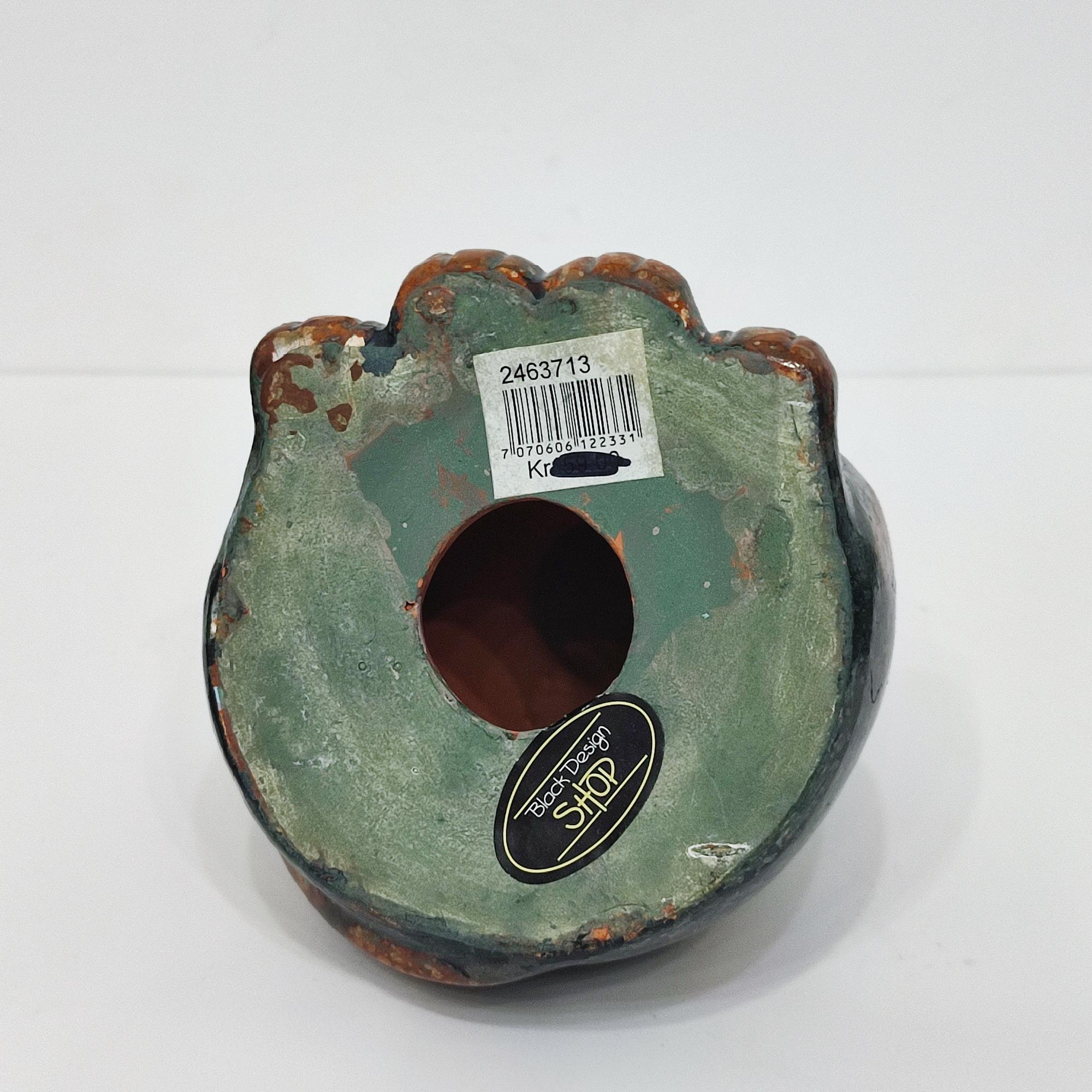 Porcellana Figurina di gatto grasso divertente in ceramica vintage di metà secolo - smalto verde e marrone screziato in vendita