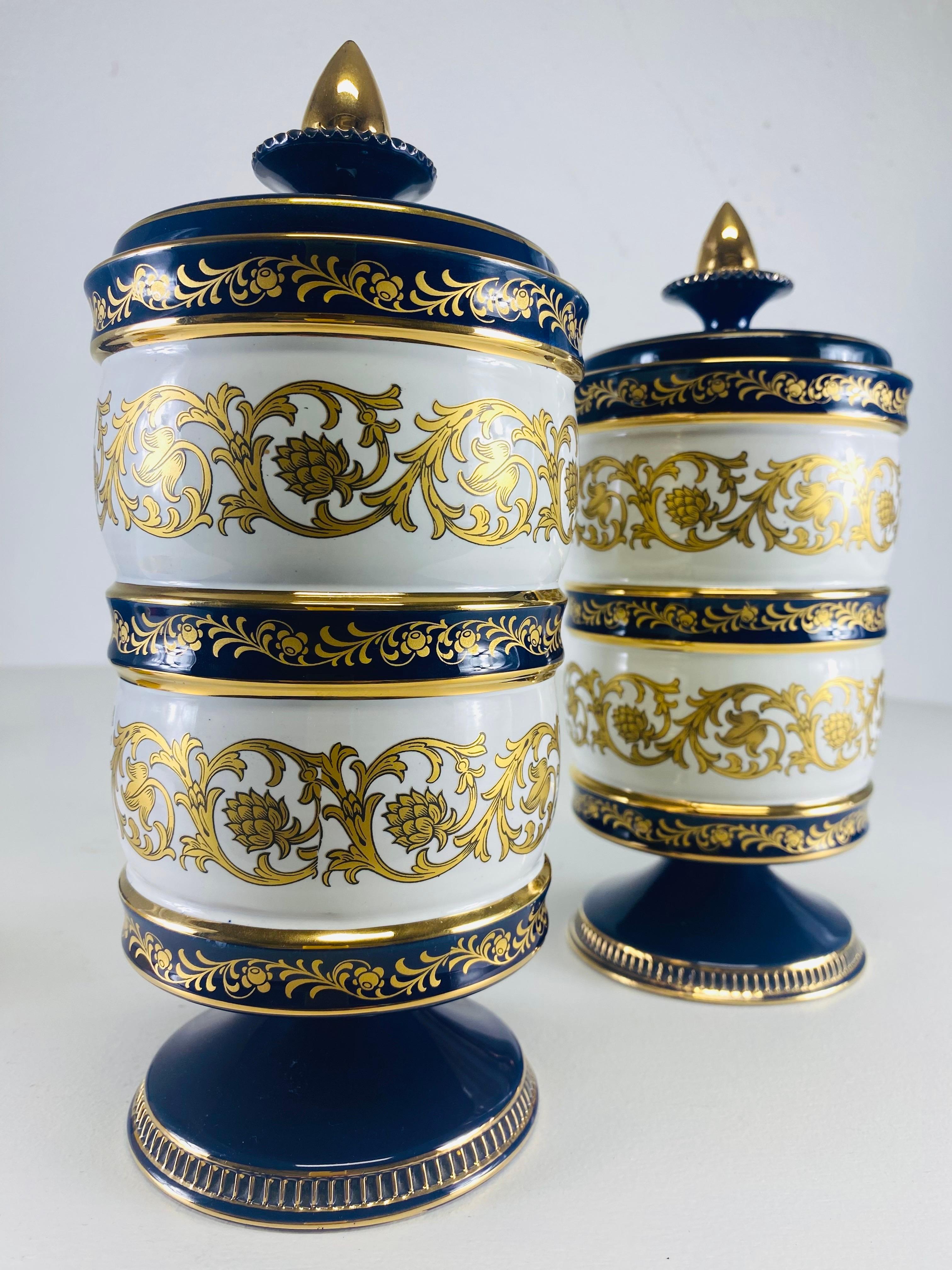 Barattoli di porcellana italiana blu cobalto e oro della metà del secolo scorso in vendita 2