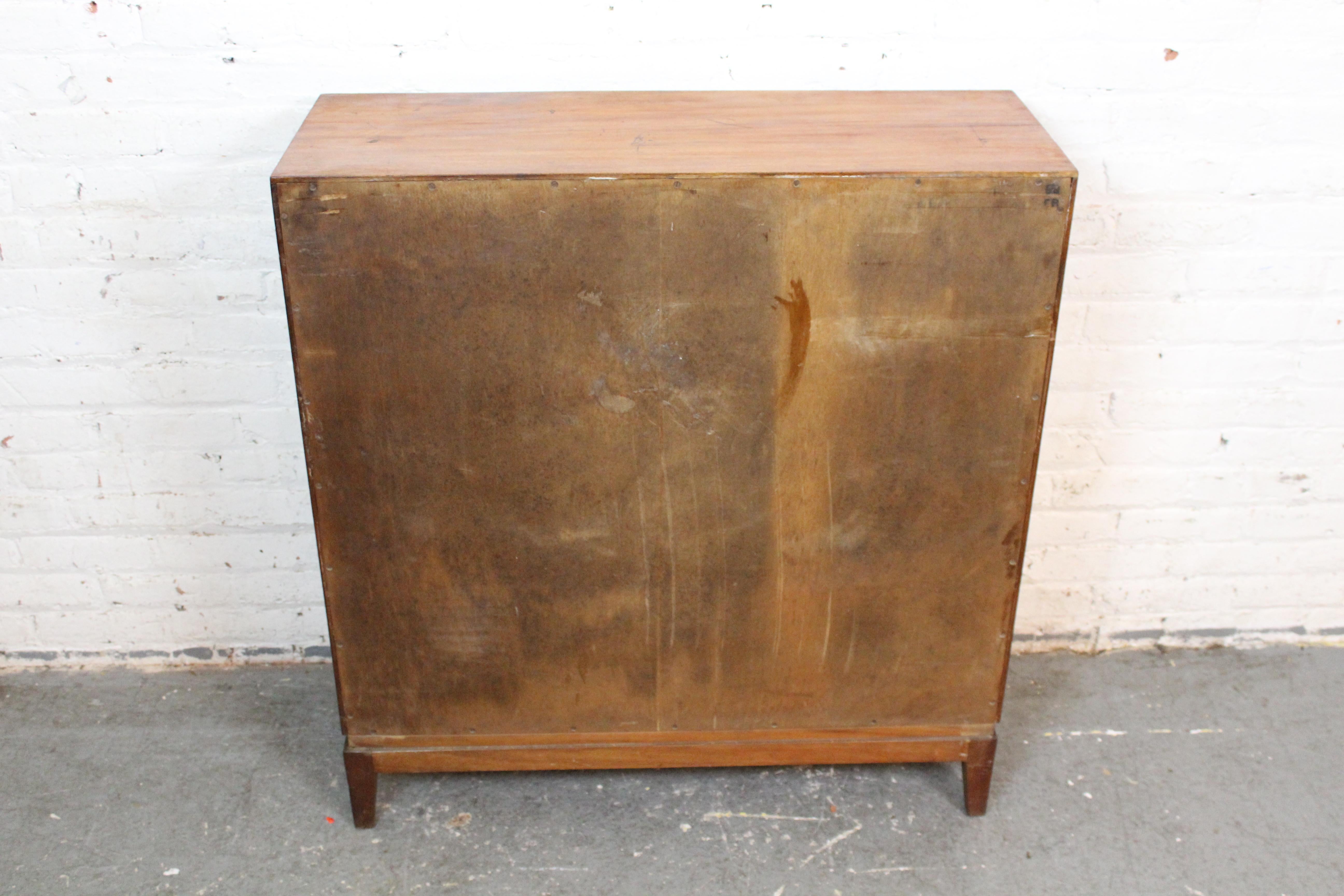 Mid-Century Vintage Crown Estate Englisches Kabinett 5