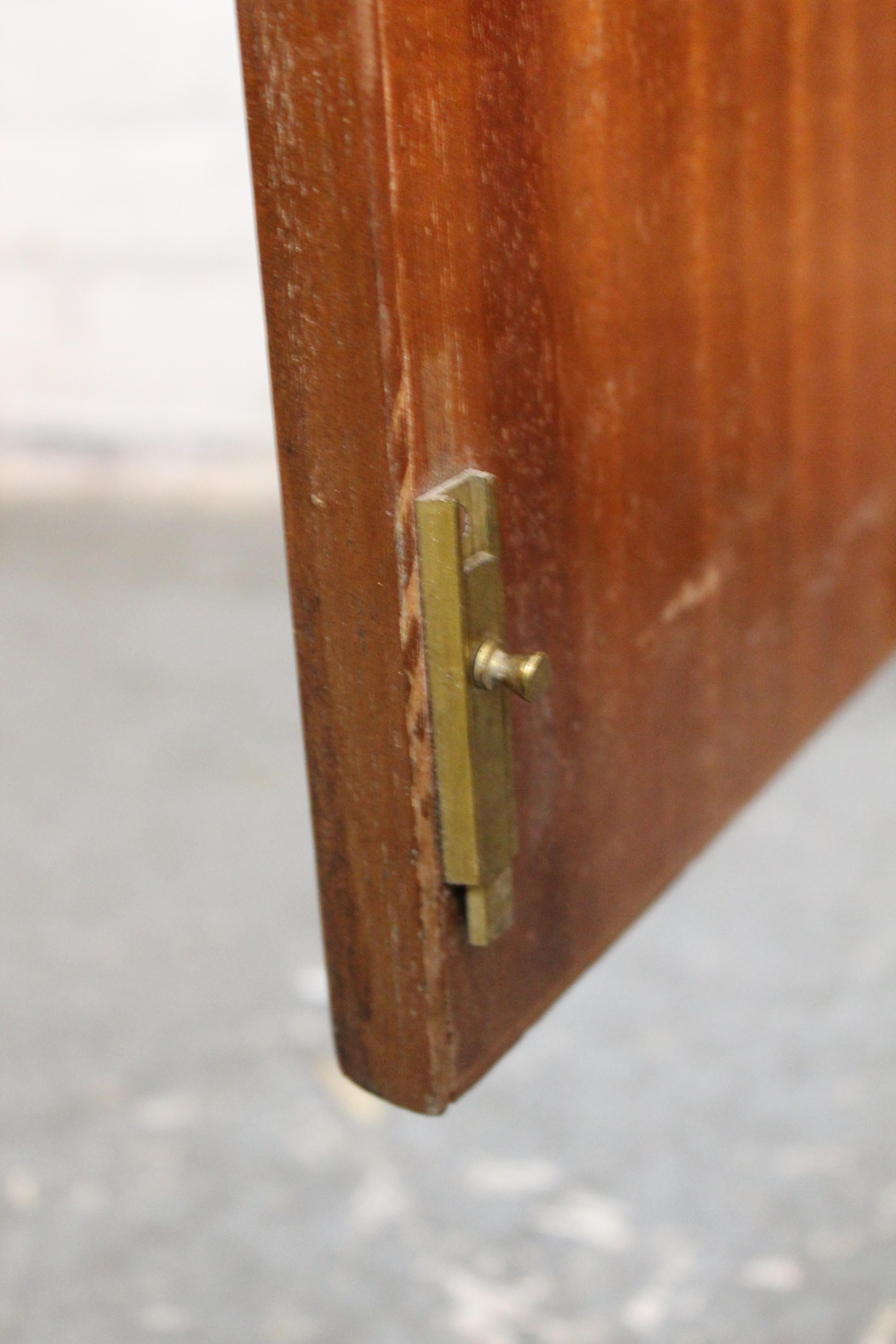Mid-Century Vintage Crown Estate Englisches Kabinett (20. Jahrhundert)