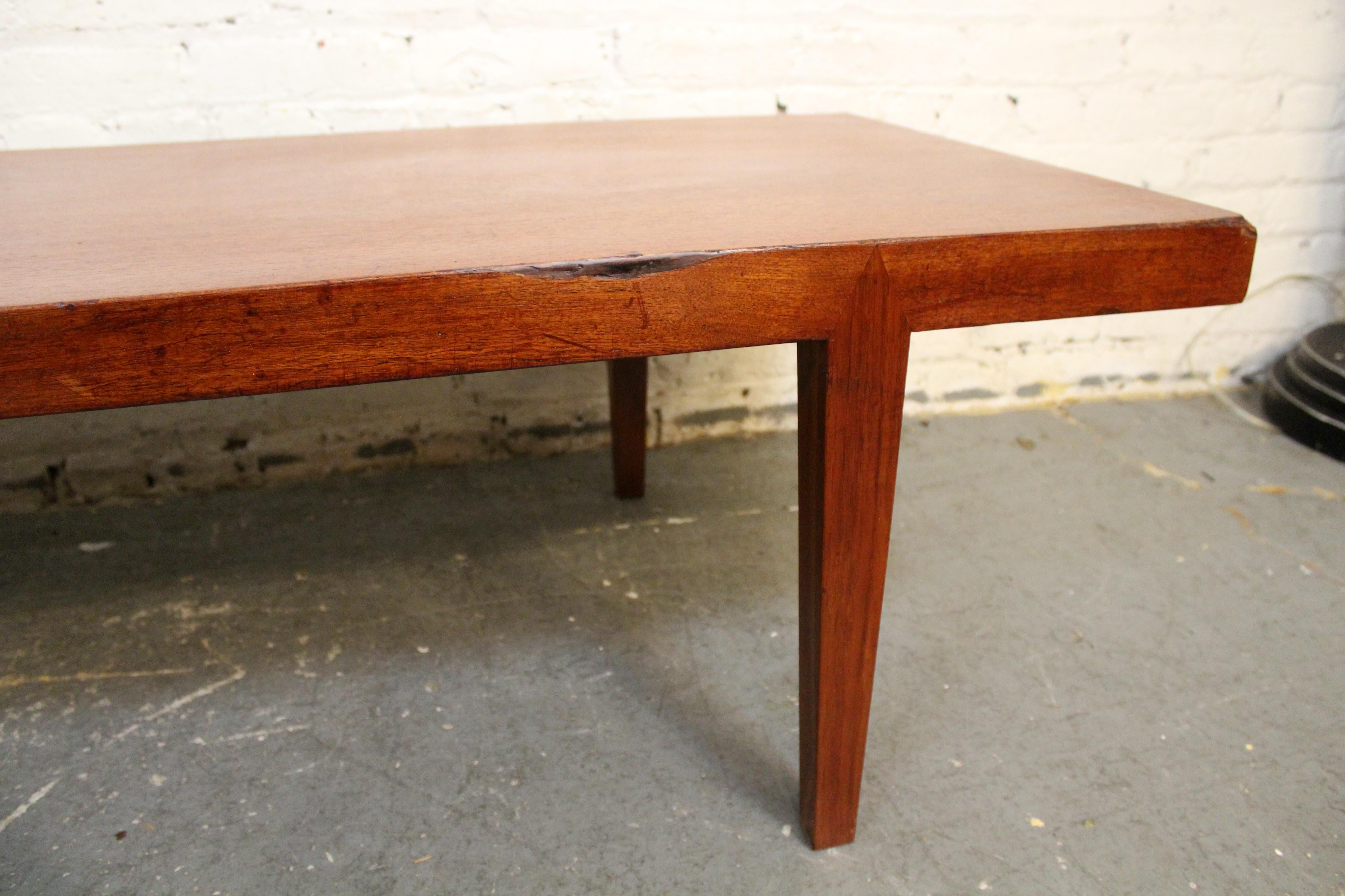 Mid-Century Vintage Danish Modern Teak Couchtisch im Angebot 5