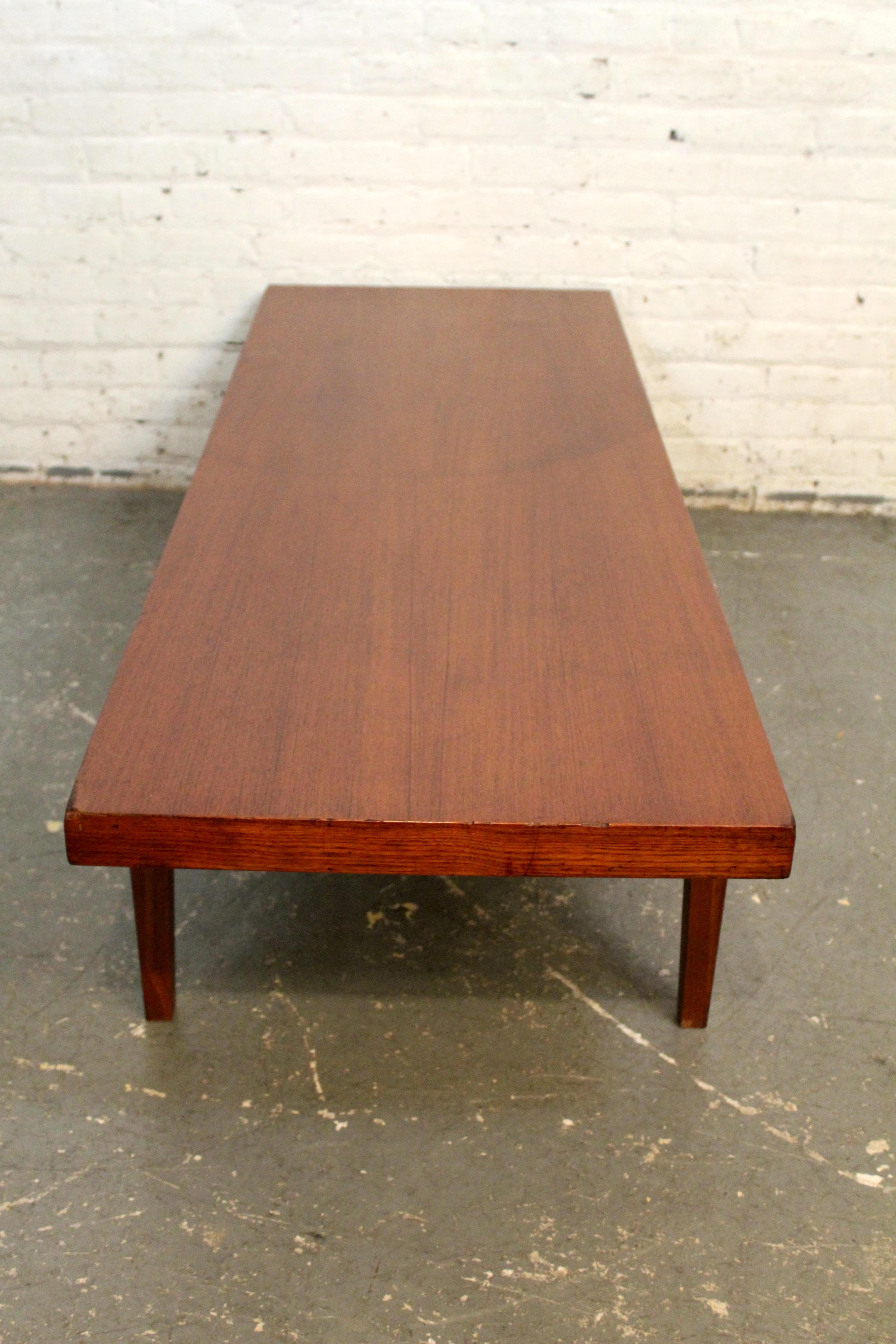 Mid-Century Vintage Danish Modern Teak Couchtisch im Angebot 7