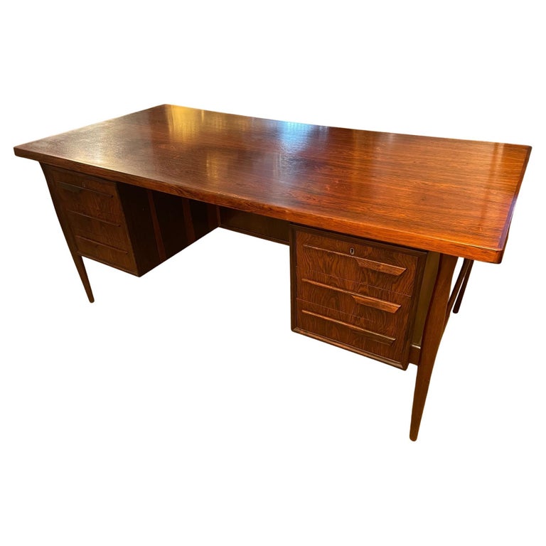 Mid Century Vintage Danish Rosewood Desk by Arne Vodder For Sale at