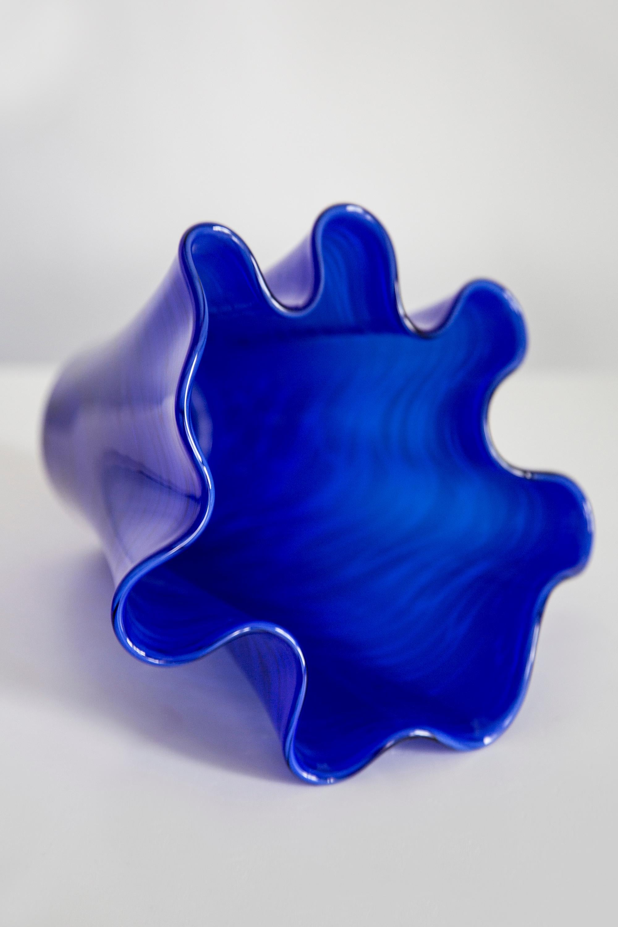 Mid Century Vintage Dark Blue Navy Artistic Glass Vase, Europe, 1970s For Sale 4