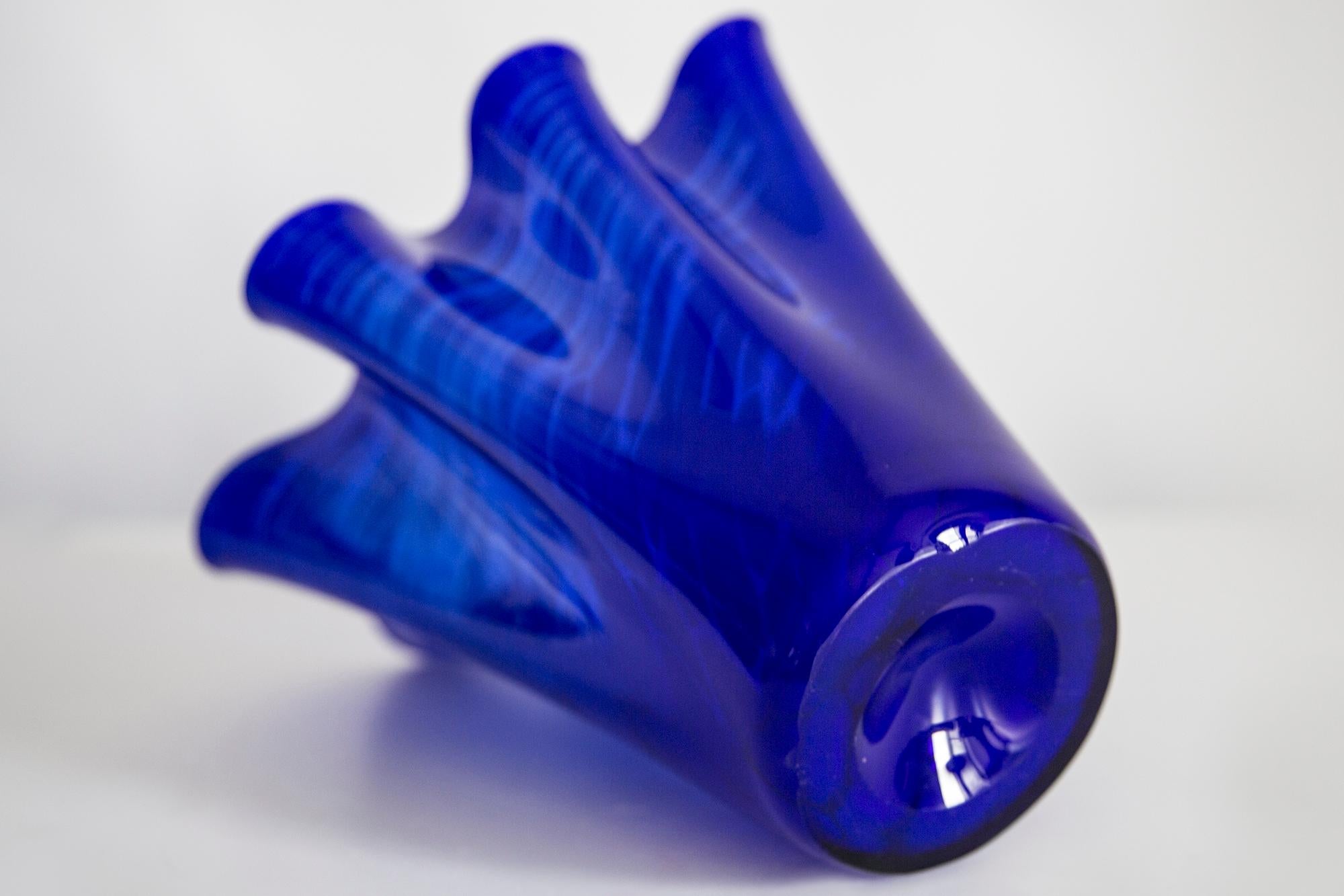 Mid Century Vintage Dark Blue Navy Artistic Glass Vase, Europe, 1970s For Sale 7