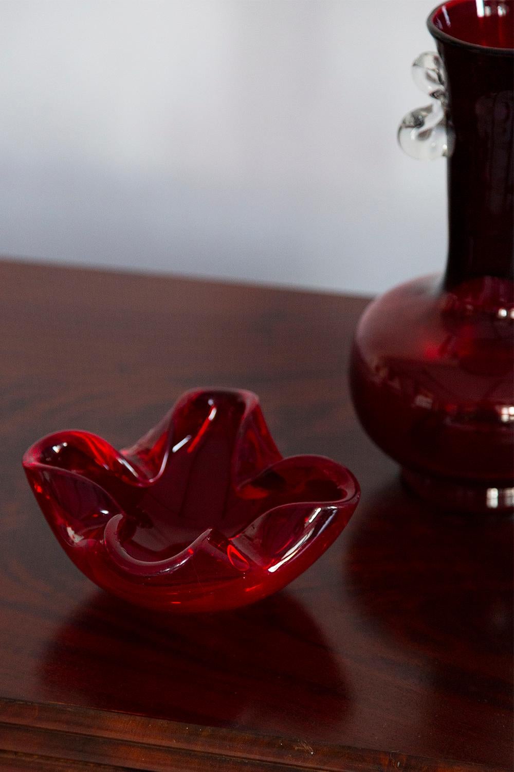 Mid Century Vintage Dark Red Vase, Europe, 1980s In Good Condition For Sale In 05-080 Hornowek, PL