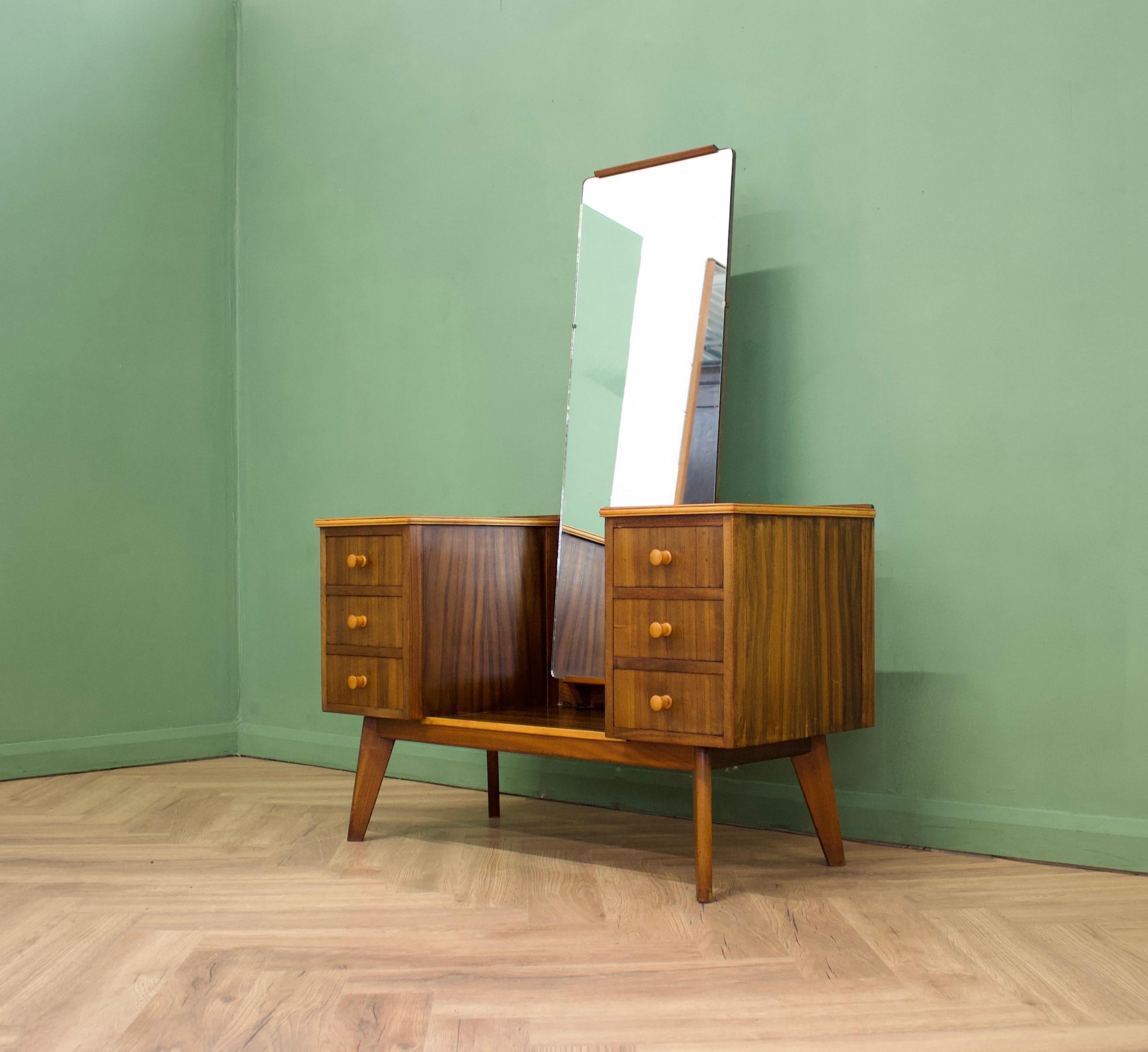 British Mid Century Vintage Dressing Table in Walnut from Morris of Glasgow, 1950s