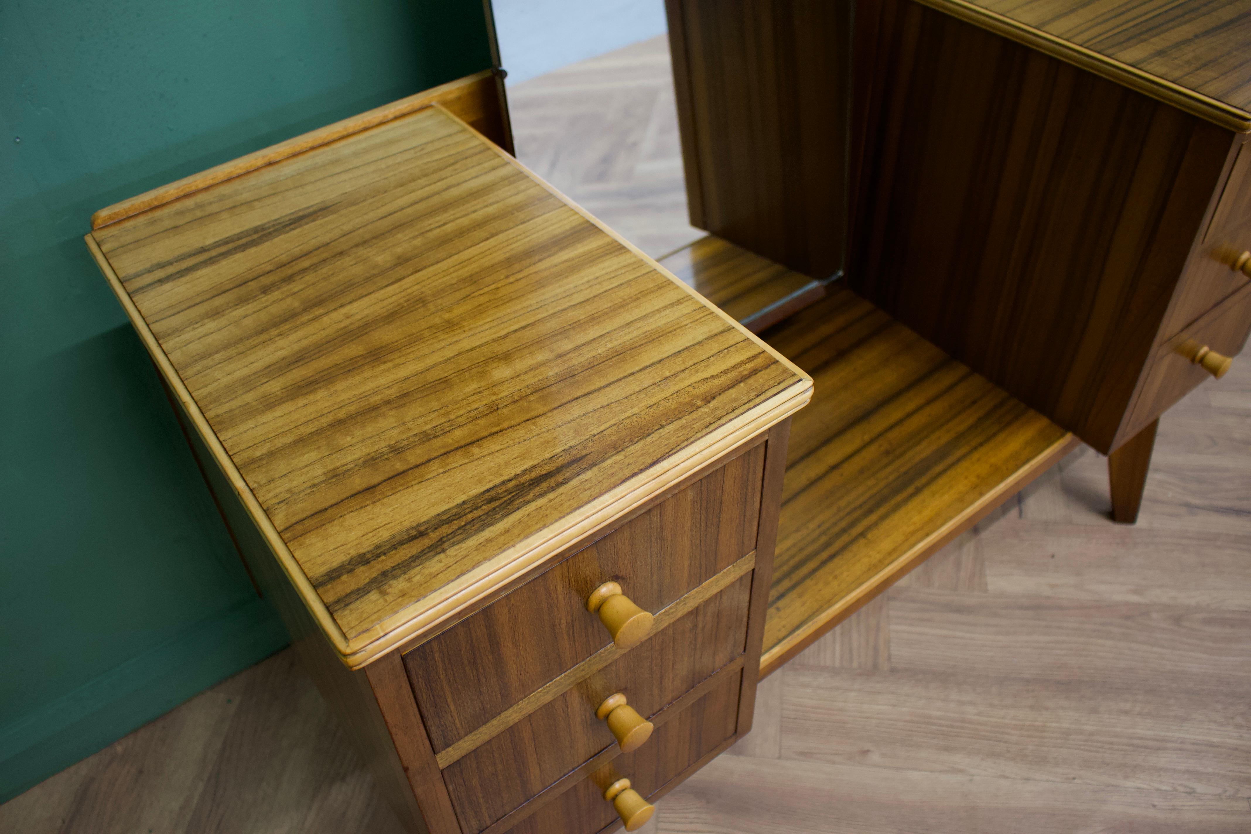 20th Century Mid Century Vintage Dressing Table in Walnut from Morris of Glasgow, 1950s For Sale