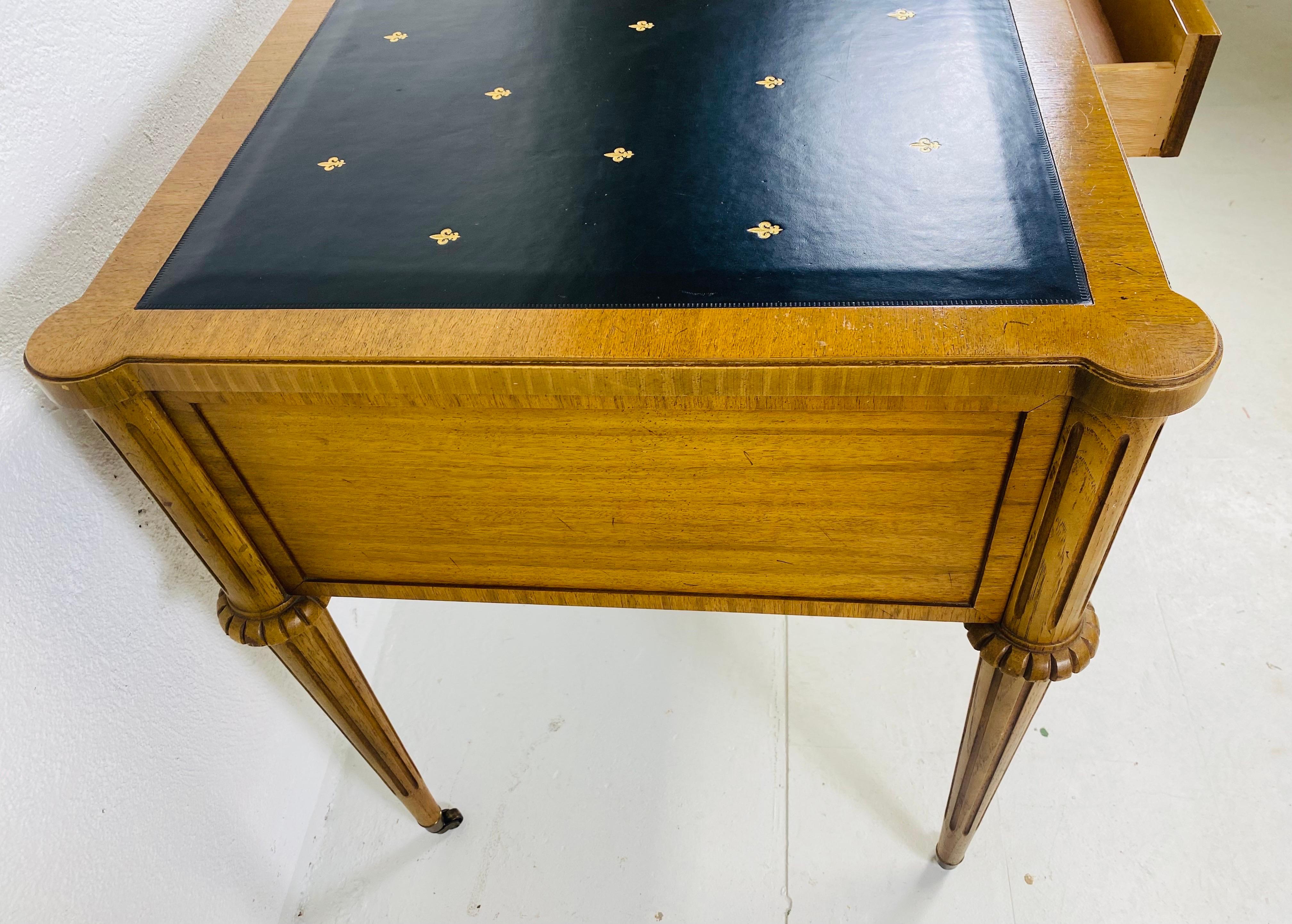 Bureau en cuir de style empire français vintage Drexel du milieu du siècle dernier en vente 6