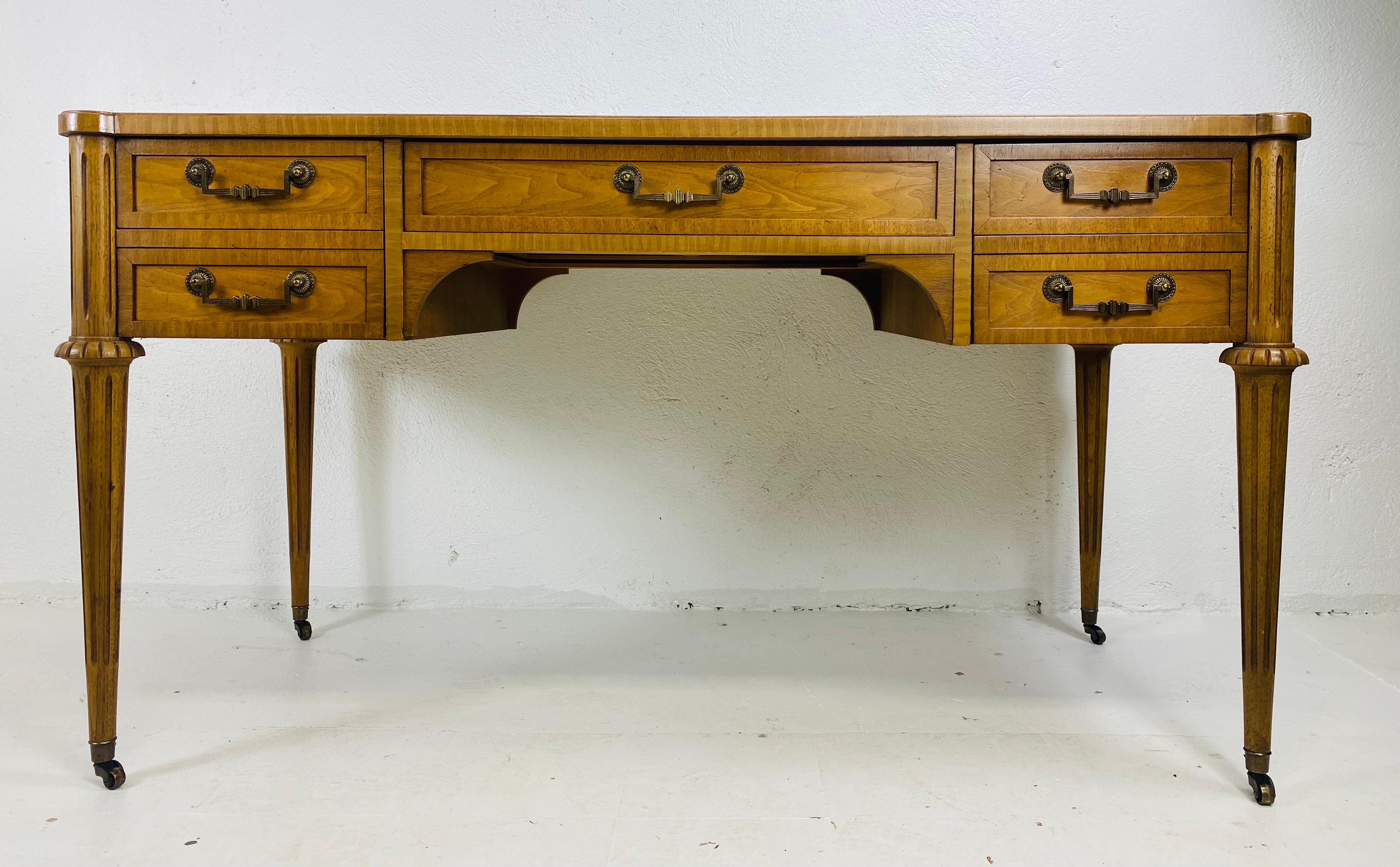 Bureau en cuir de style empire français vintage Drexel du milieu du siècle dernier en vente 7