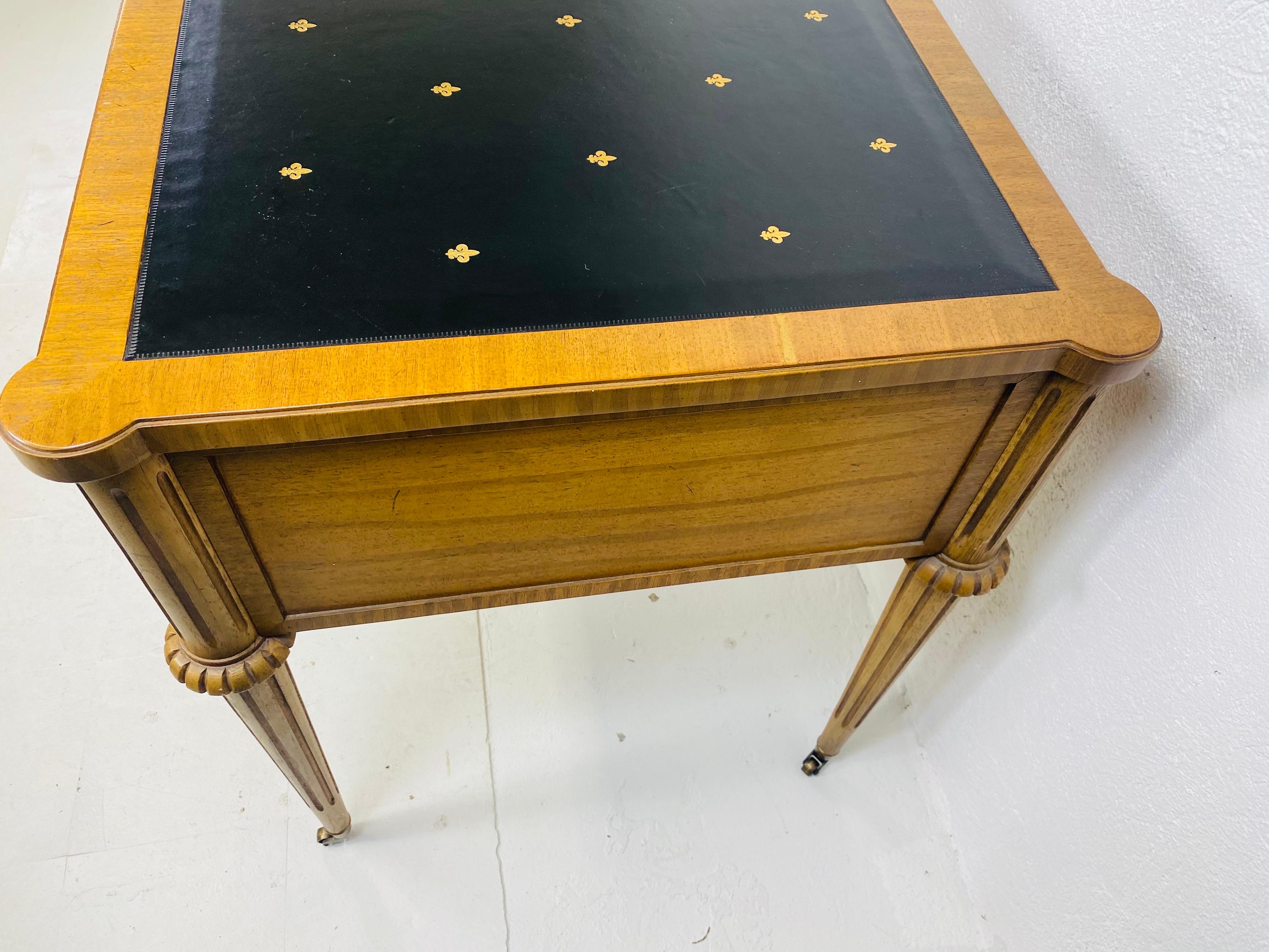 Bureau en cuir de style empire français vintage Drexel du milieu du siècle dernier en vente 4