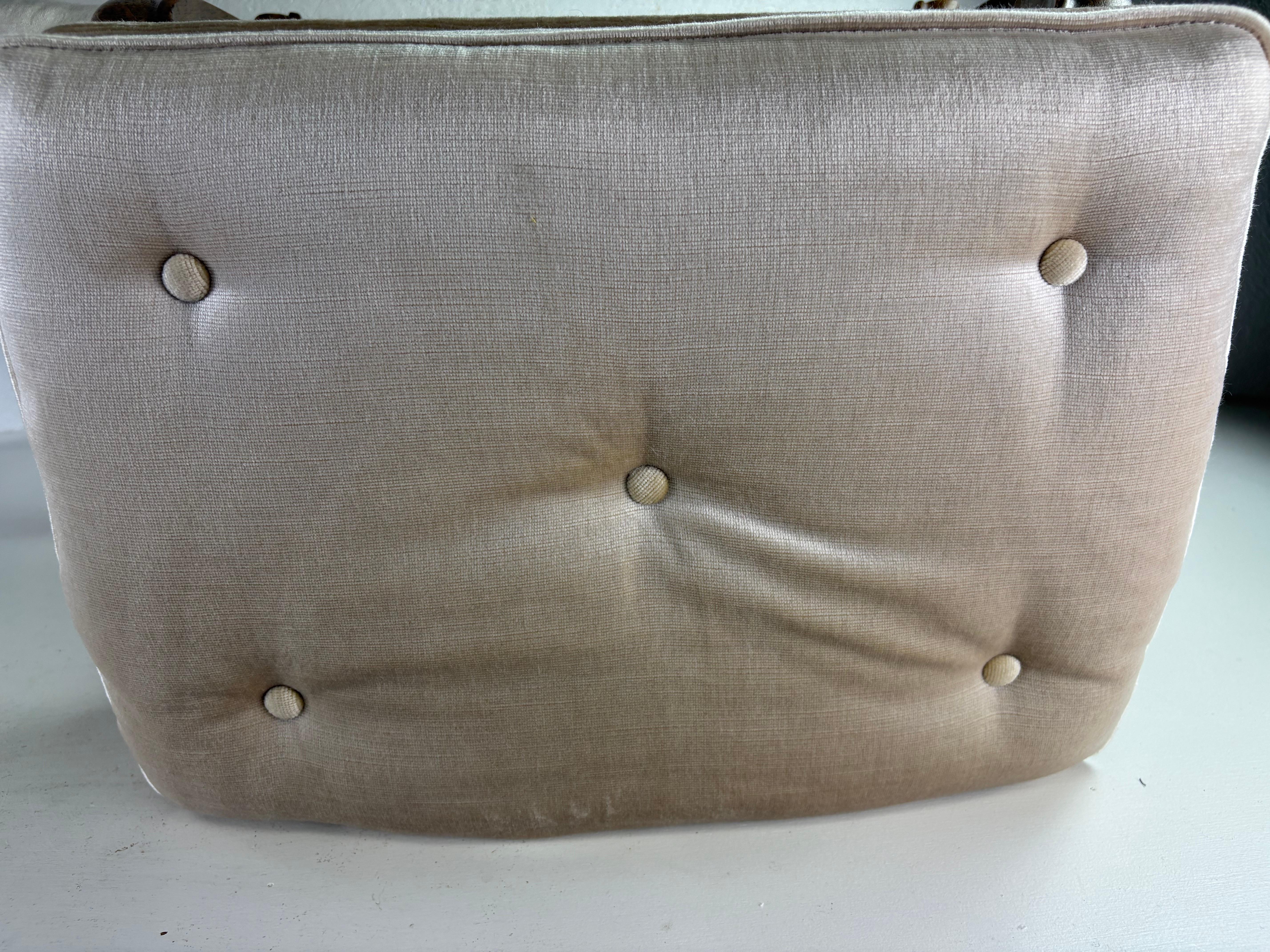 Bancs en noyer rembourrés Drexel Heritage, vintage du milieu du siècle en vente 3